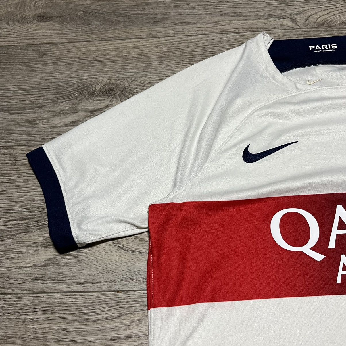 Nike Paris Saint Garment Mbappe #7 Nike Jersey Size US M / EU 48-50 / 2 - 5 Thumbnail