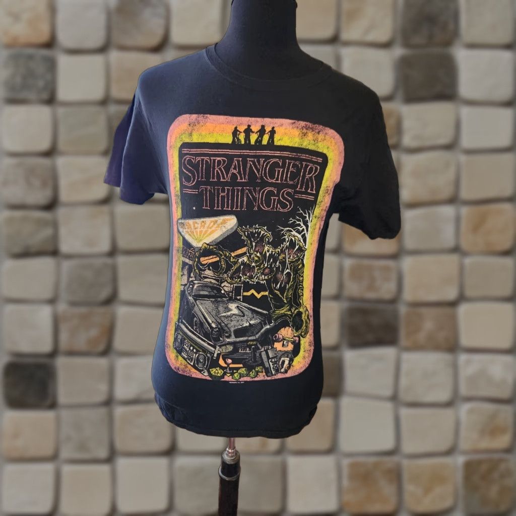 Vintage Stranger Things Arcade T Shirt Short Sleeve Unisex Adult Medium Black 100% Cotton Retro Graphic Print Crew Neck T-Shirt Size US M / EU 48-50 / 2 - 1 Thumbnail