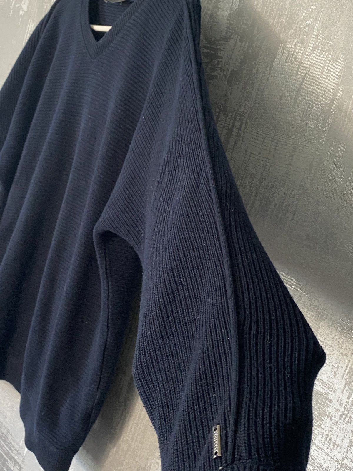 Carlo Colucci Vintage Carlo Colucci V-Neck Knitted Size 50 Dark Blue Size US M / EU 48-50 / 2 - 8 Thumbnail