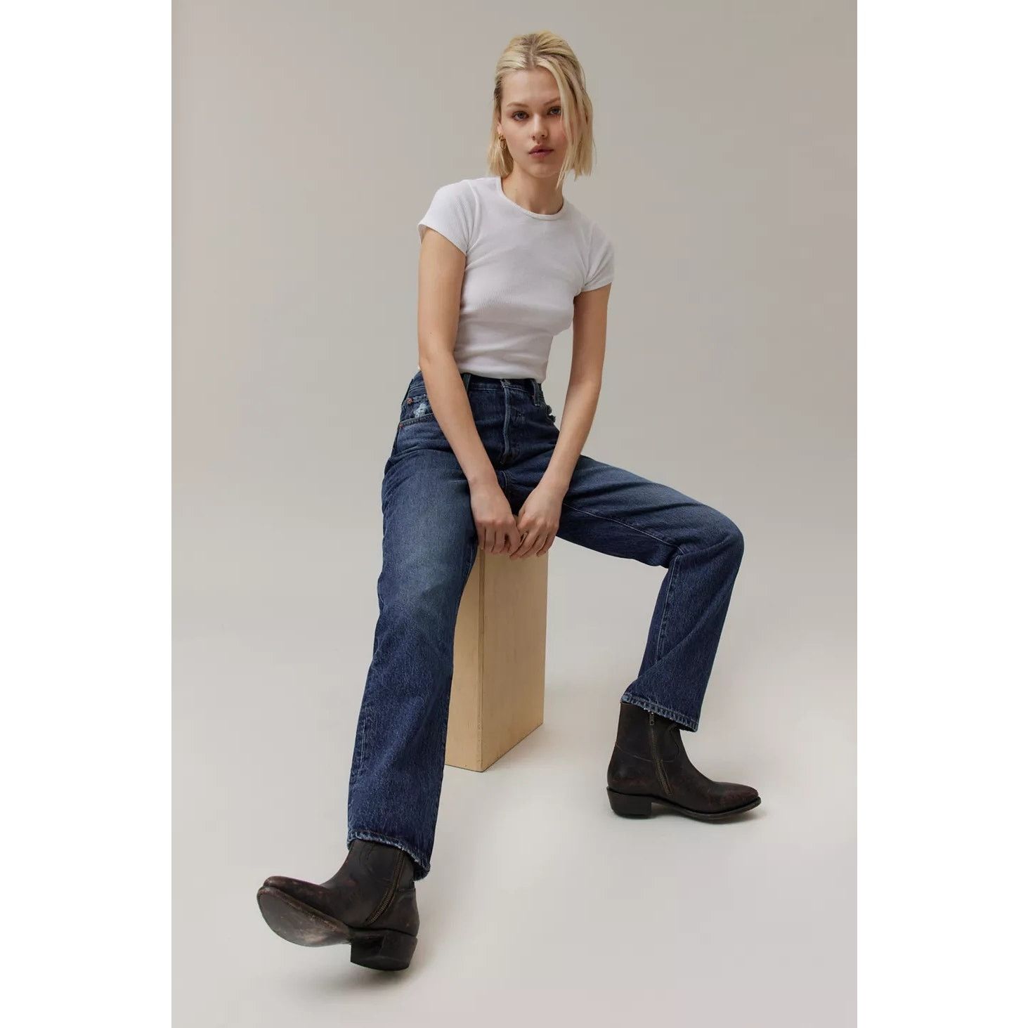 Levi's × Urban Outfitters NWT 501 High-Waisted Jeans $98 SIZE 29/30 Blue Relaxed Size 30" / US 8 / IT 44 - 1 Thumbnail