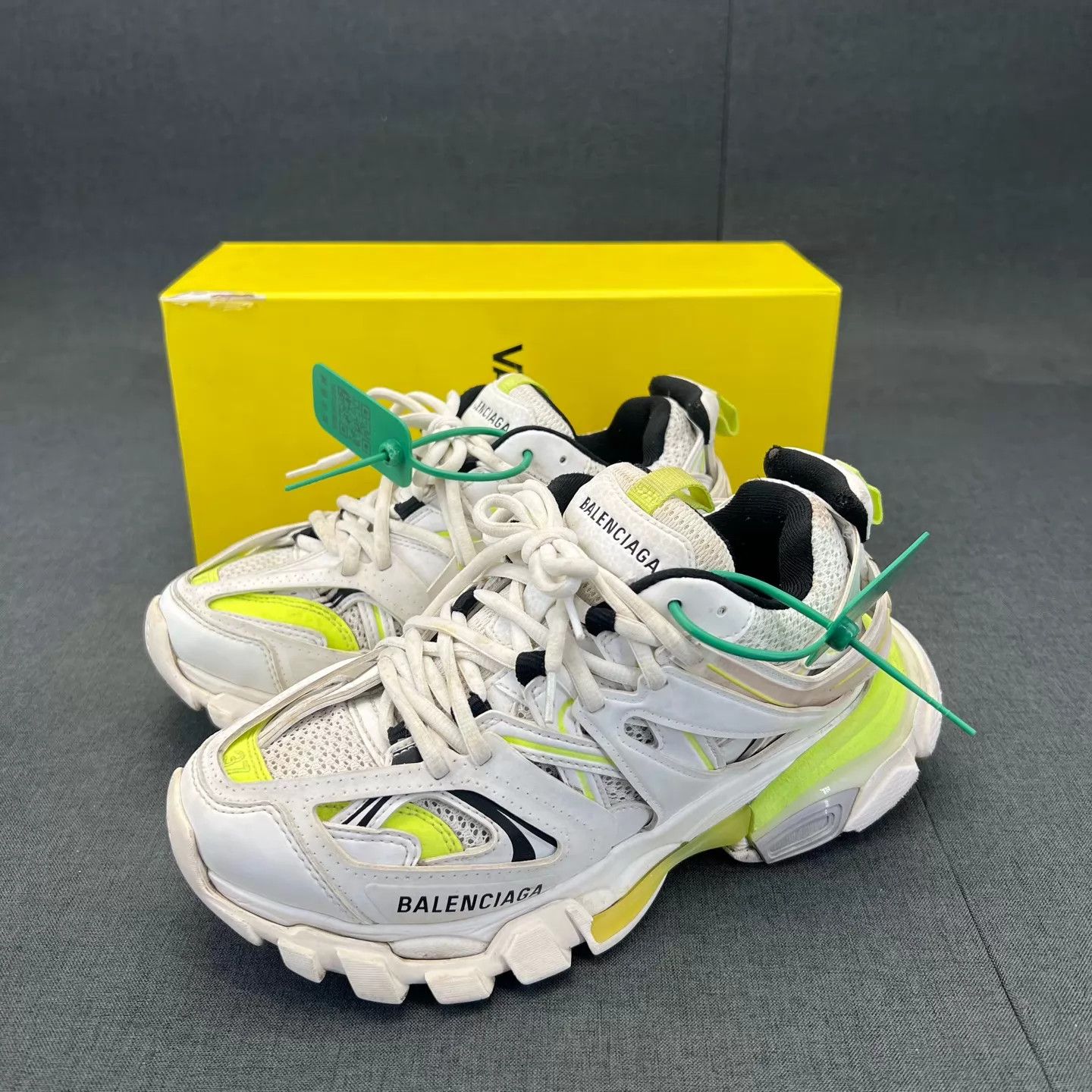 Balenciaga Balenciaga Track Sneaker White Green 37 women's Size US 7 / IT 37 - 1 Thumbnail