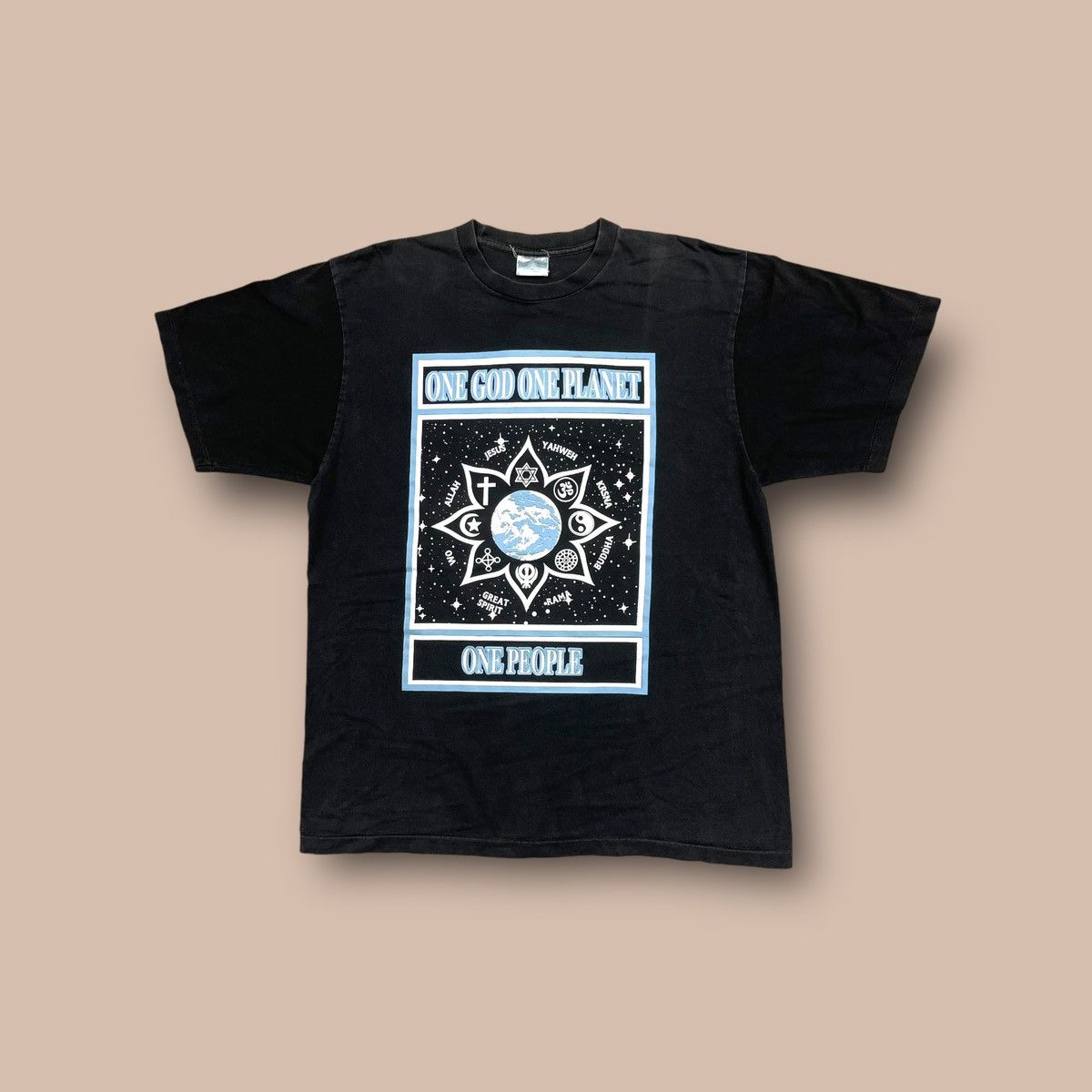 Vintage Vintage 90's "One God One Planet One People" Tee Size US L / EU 52-54 / 3 - 1 Thumbnail