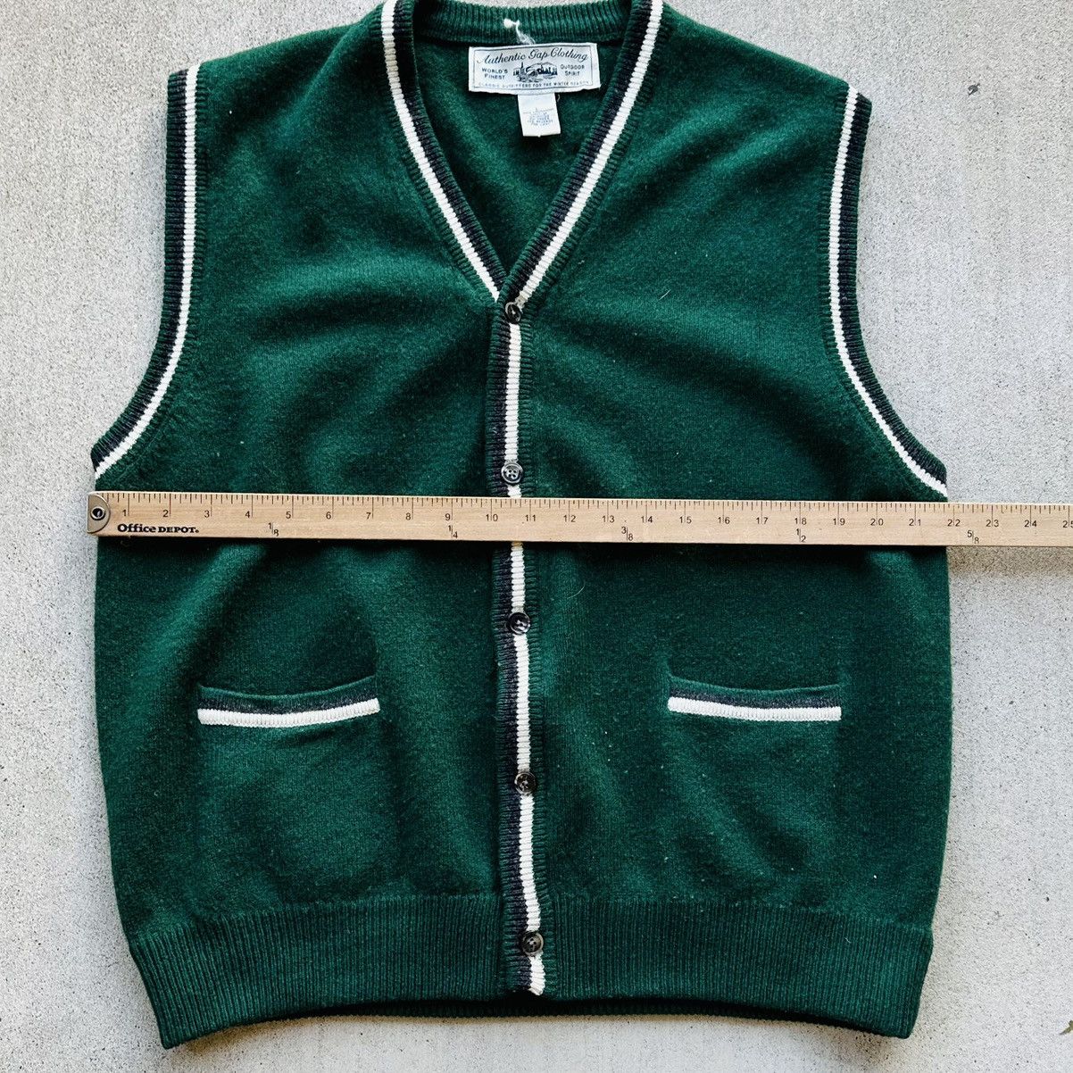 Gap Vintage Authentic Gap Clothing Lambswool Sweater Vest Medium Size US M / EU 48-50 / 2 - 4 Thumbnail