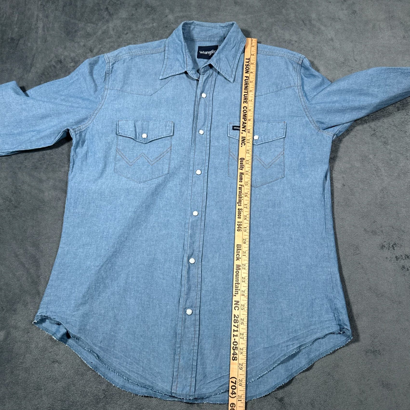 VINTAGE Wrangler Pearl Snap Shirt Mens Large Blue Cowboy Western
