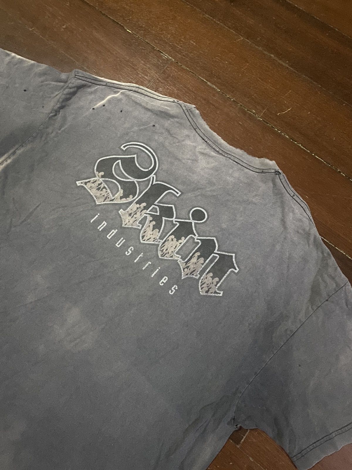 Hook-Ups FIRE 🔥🔥 VINTAGE 90s SKIN INDUSTRIES SPELL OUT DISTRESSED Size US XXL / EU 58 / 5 - 4 Thumbnail
