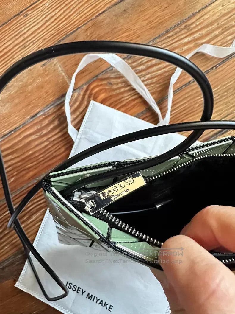 Issey Miyake Issey Miyake Crossbody Bag, Matcha Green with Light Gray Size ONE SIZE - 3 Thumbnail