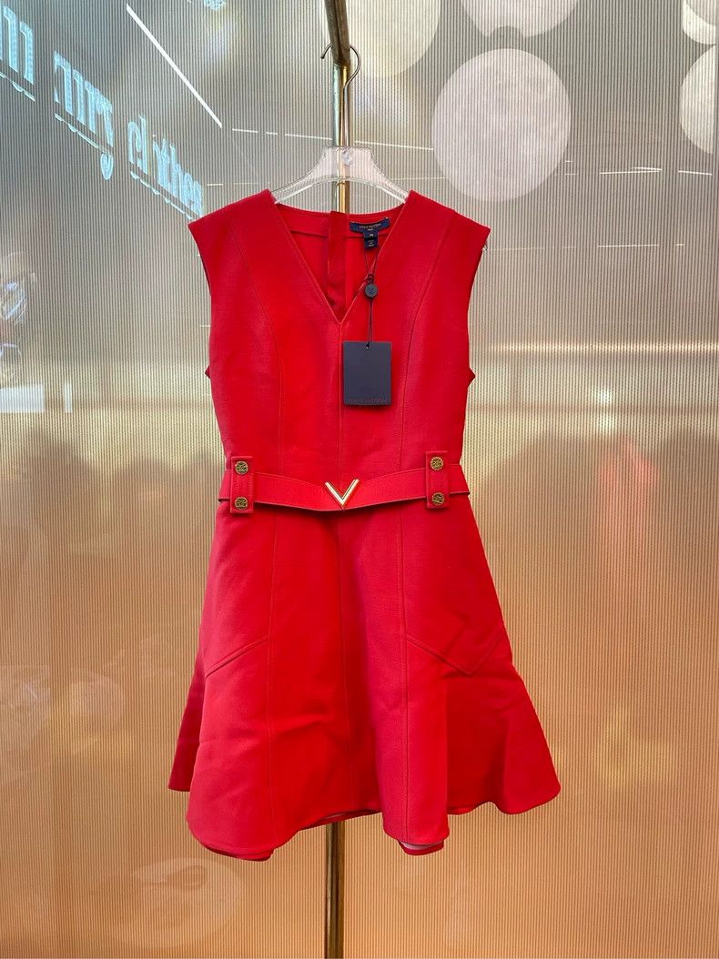 Louis Vuitton Louis Vuitton Red V-neck sleeveless back zip dress Size XS / US 0-2 / IT 36-38 - 1 Thumbnail