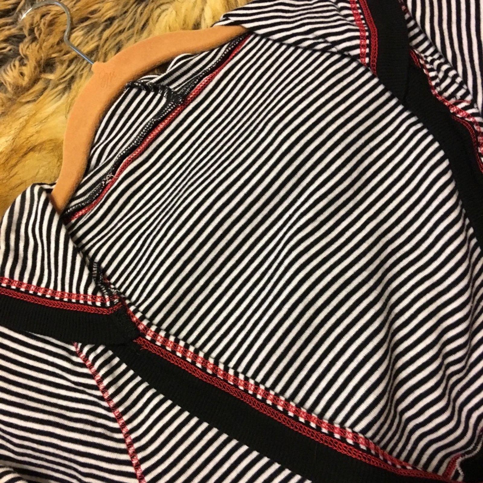 Other Black and white stripe pull on shrug with hoodie Size S / US 4 / IT 40 - 6 Thumbnail