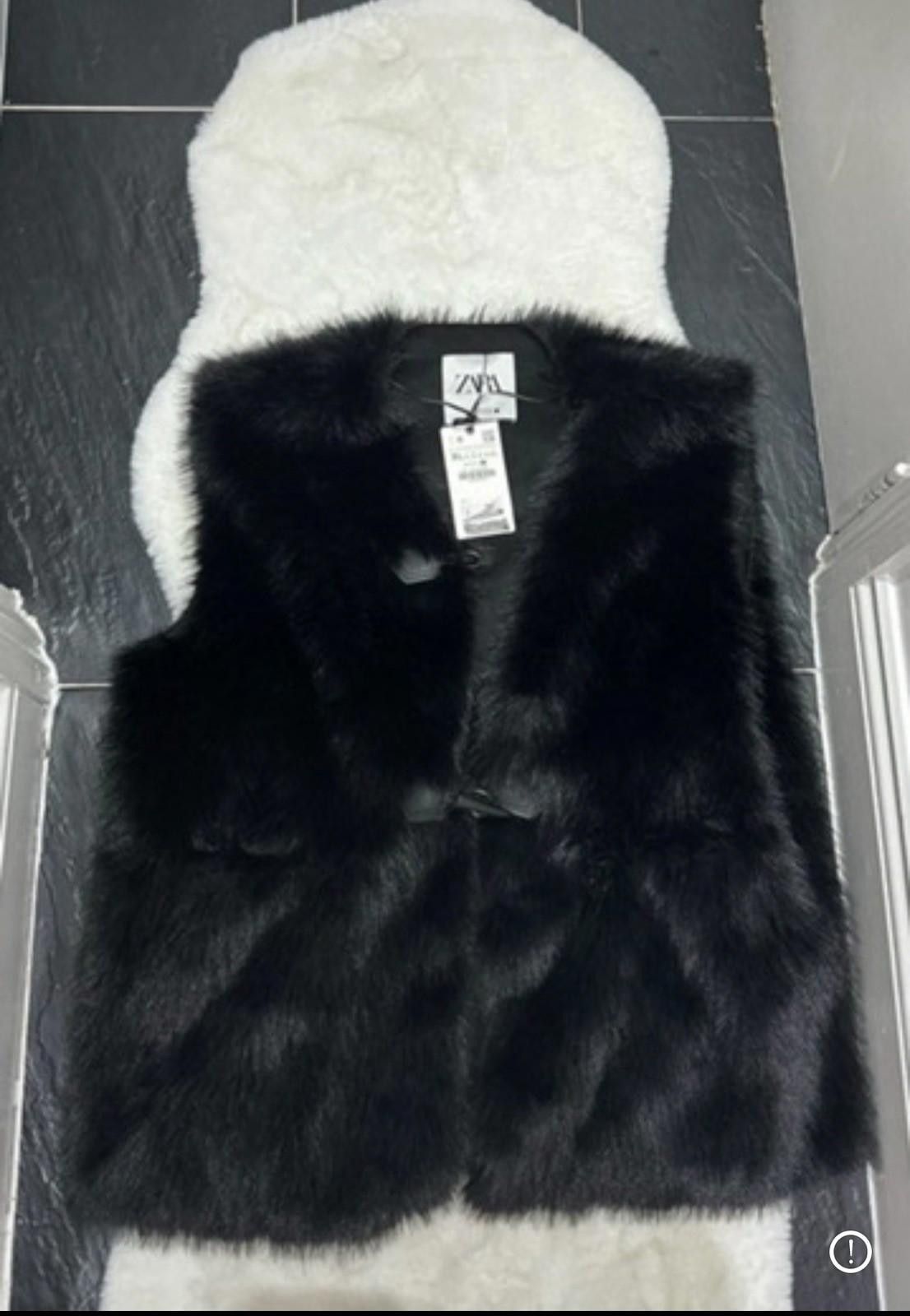 Zara ZARA Faux Fur Soft Black Gilet Was £79.99 Size XL / US 12-14 / IT 48-50 - 1 Thumbnail