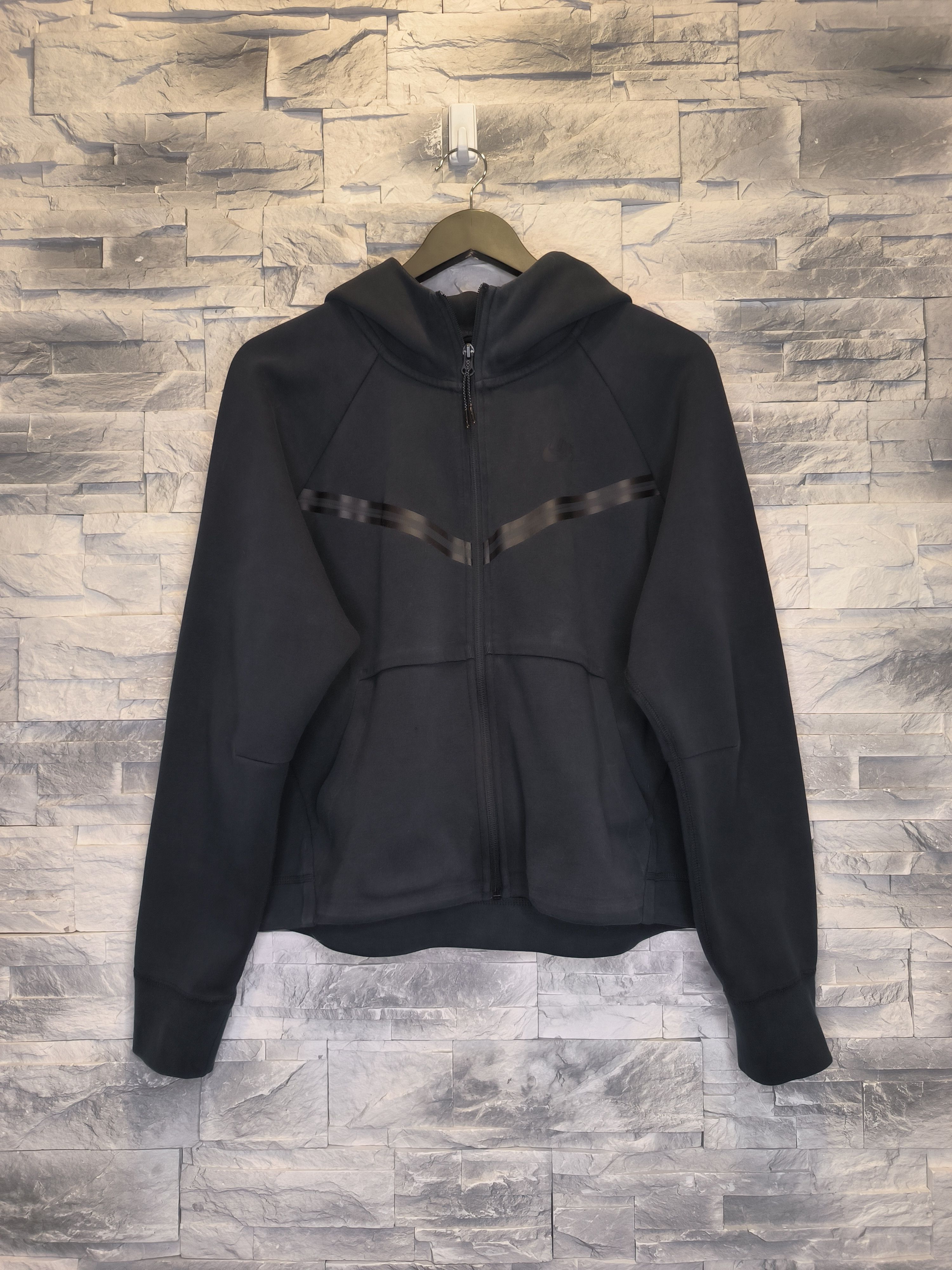 Nike Nike Tech Fleece Zip Hoodie Black Logo Size US XS / EU 42 / 0 - 1 Thumbnail