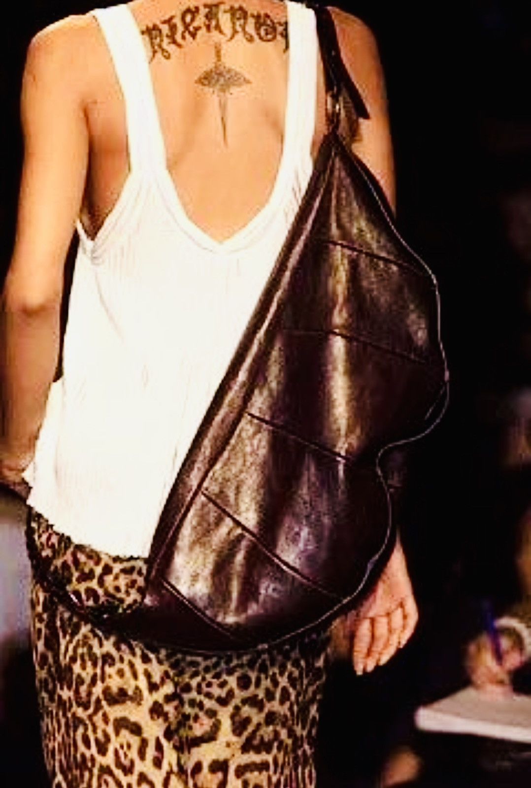 Yves Saint Laurent Yves Saint Laurent - AW/02 - Runway - XL Croissant - Mombasa Size ONE SIZE - 3 Thumbnail