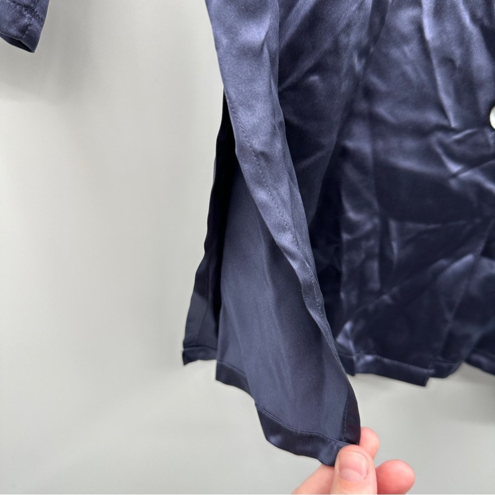 Victoria's Secret Vintage 100% Silk Navy Blue Long Sleeve Button Down Shirt S Size S / US 4 / IT 40 - 5 Thumbnail