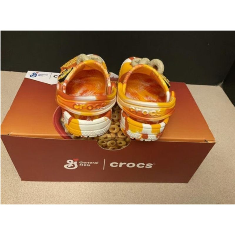Crocs Crocs Honey Nut Cheerios Clogs Shoes Orange Sz 5 New W/ Box Size US 5 / IT 35 - 2 Thumbnail