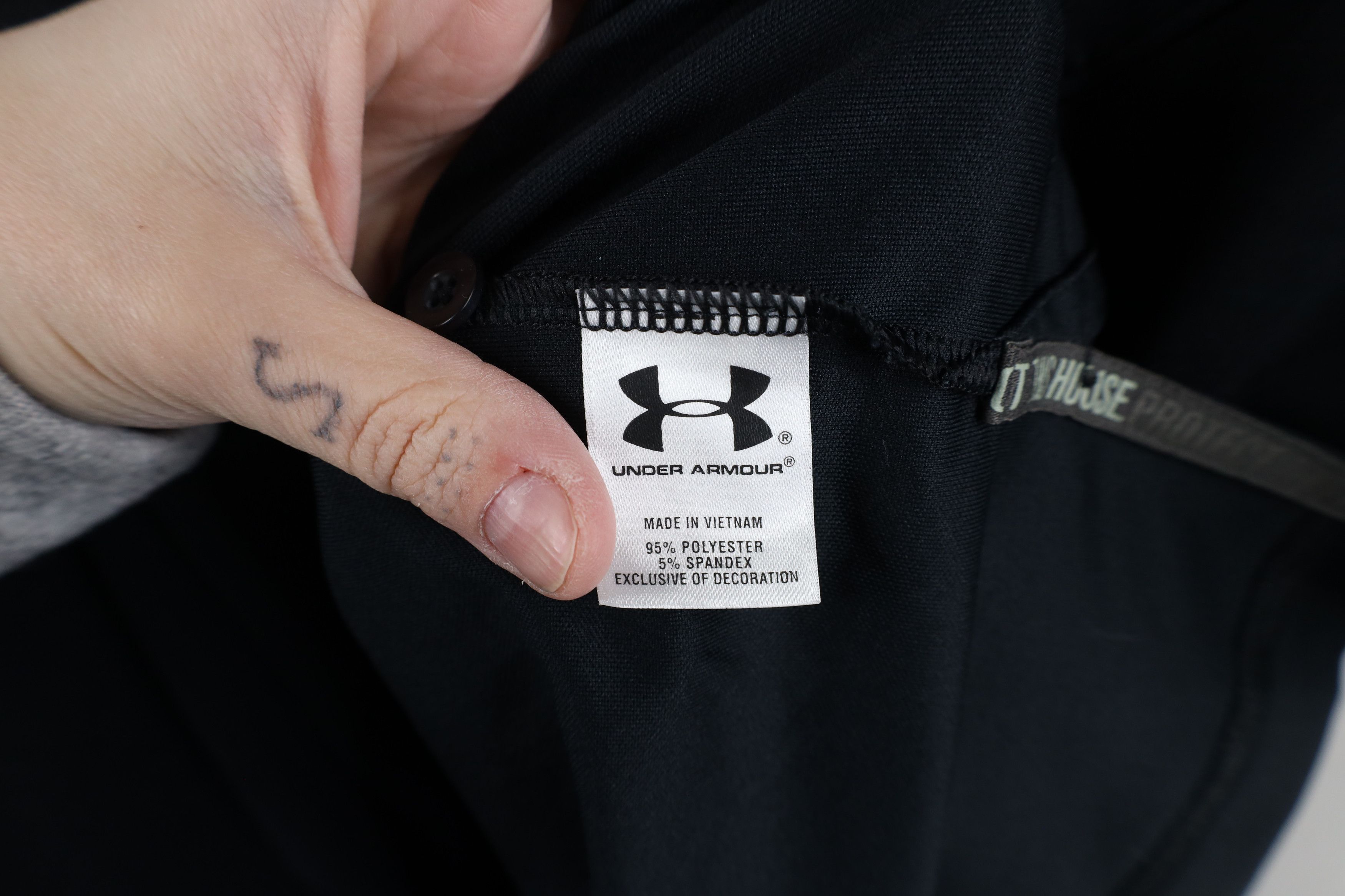 Under Armour × Vintage Under Armour University Collared Golf Polo Shirt Black Size US XXL / EU 58 / 5 - 9 Thumbnail
