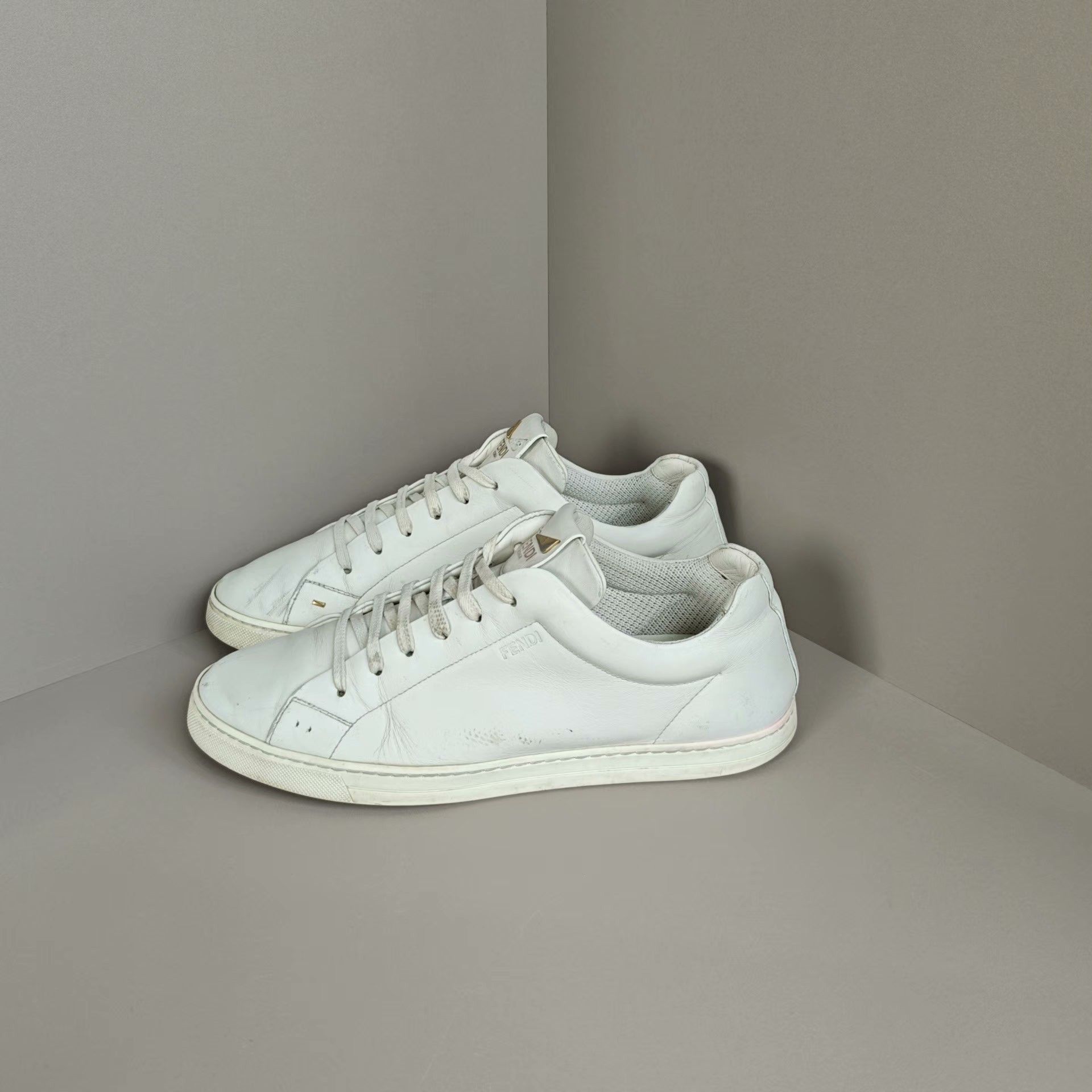 Fendi Fendi Lowtop Sneakers 8 Men Size US 8 / EU 41 - 1 Thumbnail