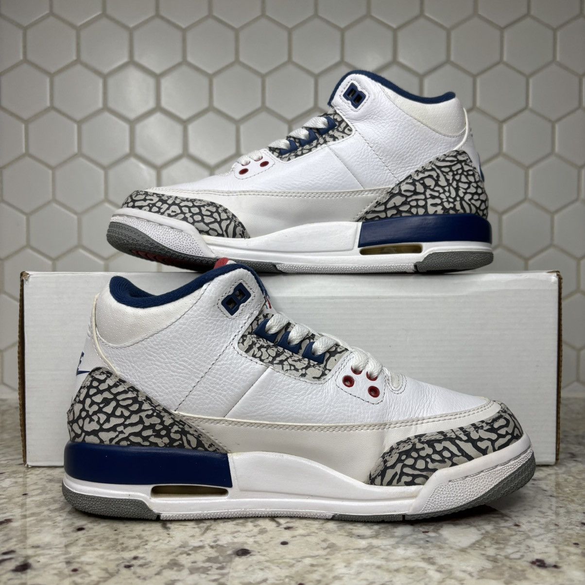 Jordan Brand Size 5.5 - Jordan 3 OG True Blue 2016 lighlty worn no box Size US 5.5 / EU 38 - 2 Thumbnail