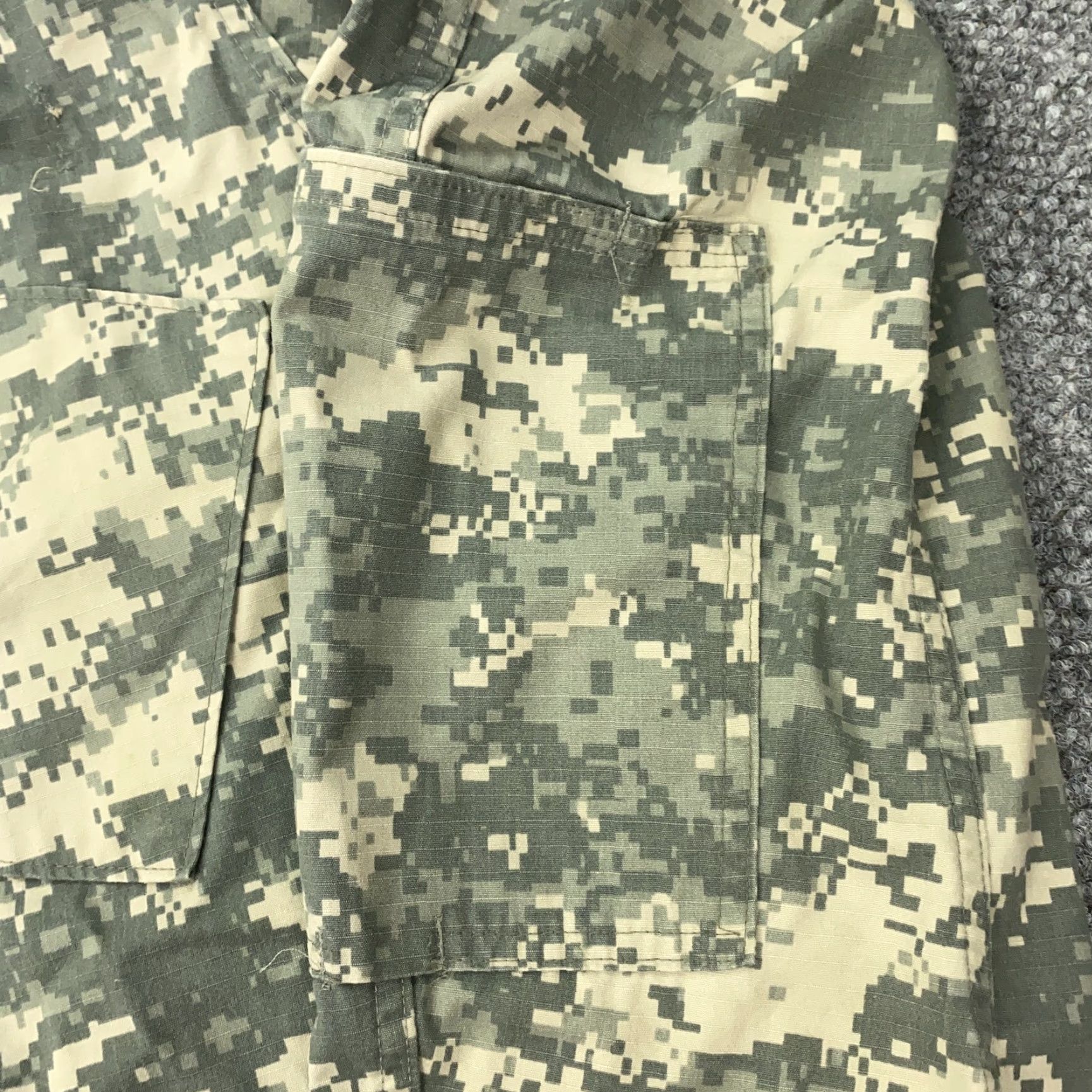 Vintage Bremen Bowdon Mfg. Co. US Army Combat Uniform Jacket Mens XL Regular Digital Camo Ripstop Green Military Size US XL / EU 56 / 4 - 6 Thumbnail