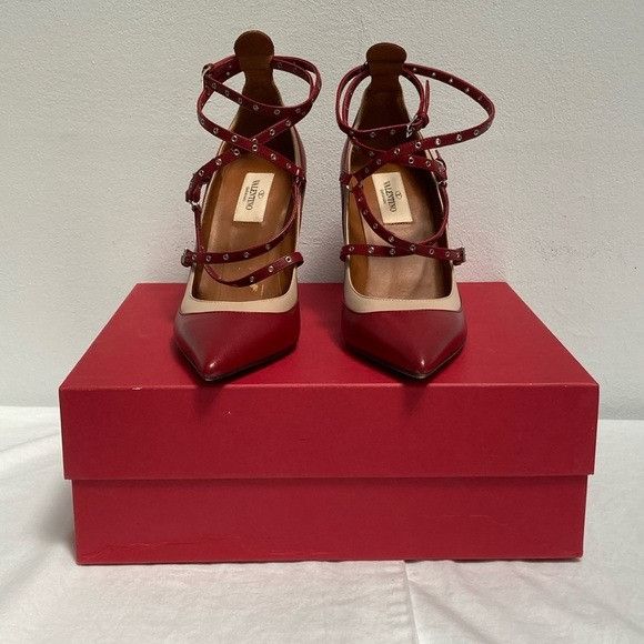 Valentino Valentino Garavani Love Latch Pump Size US 8 / IT 38 - 2 Thumbnail