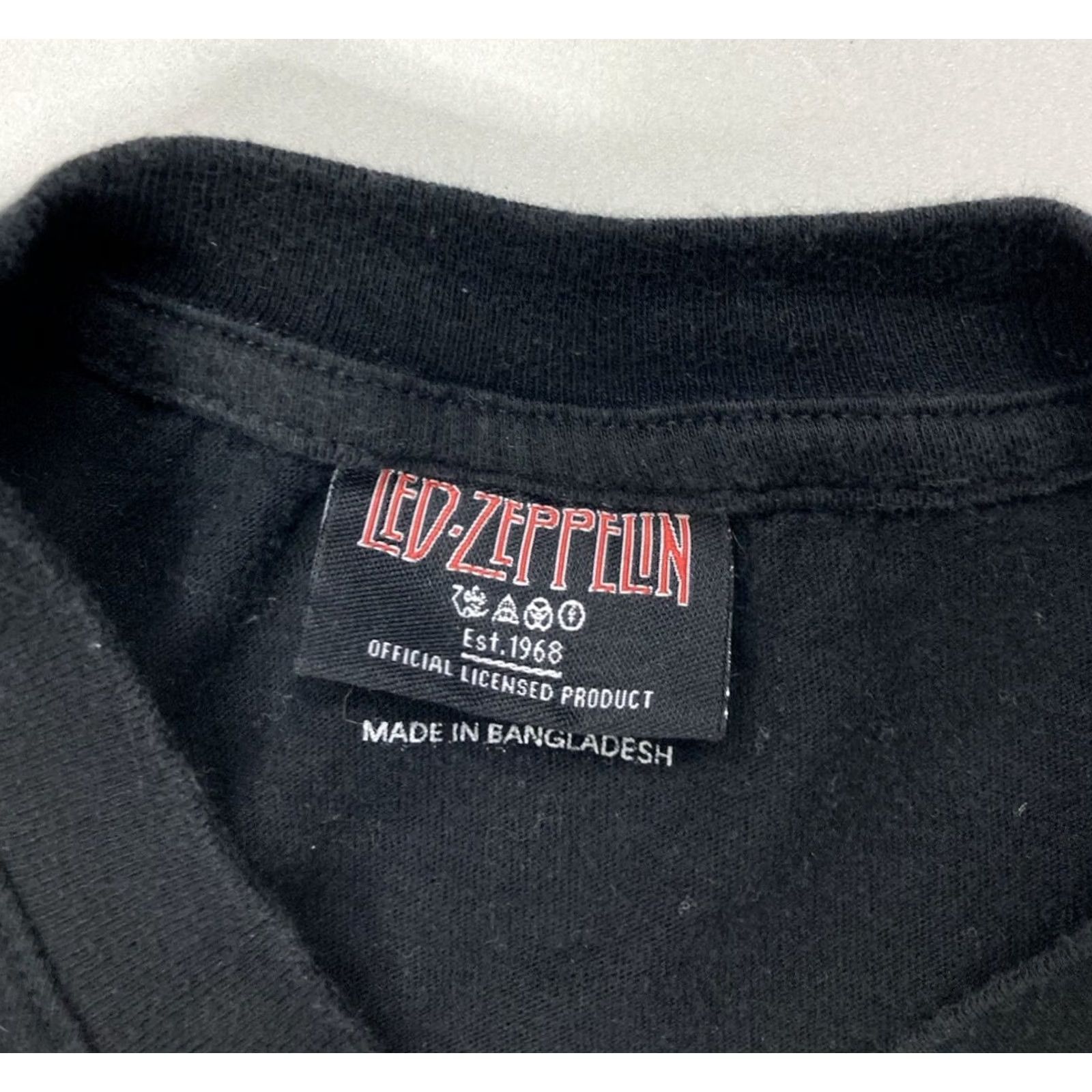 Vintage VINTAGE Led Zeppelin United States Of America 1977 Graphic T-shirt Men Medium Oversized Black Cotton Logo Print Retro Music Shirt Mens Size US M / EU 48-50 / 2 - 4 Thumbnail