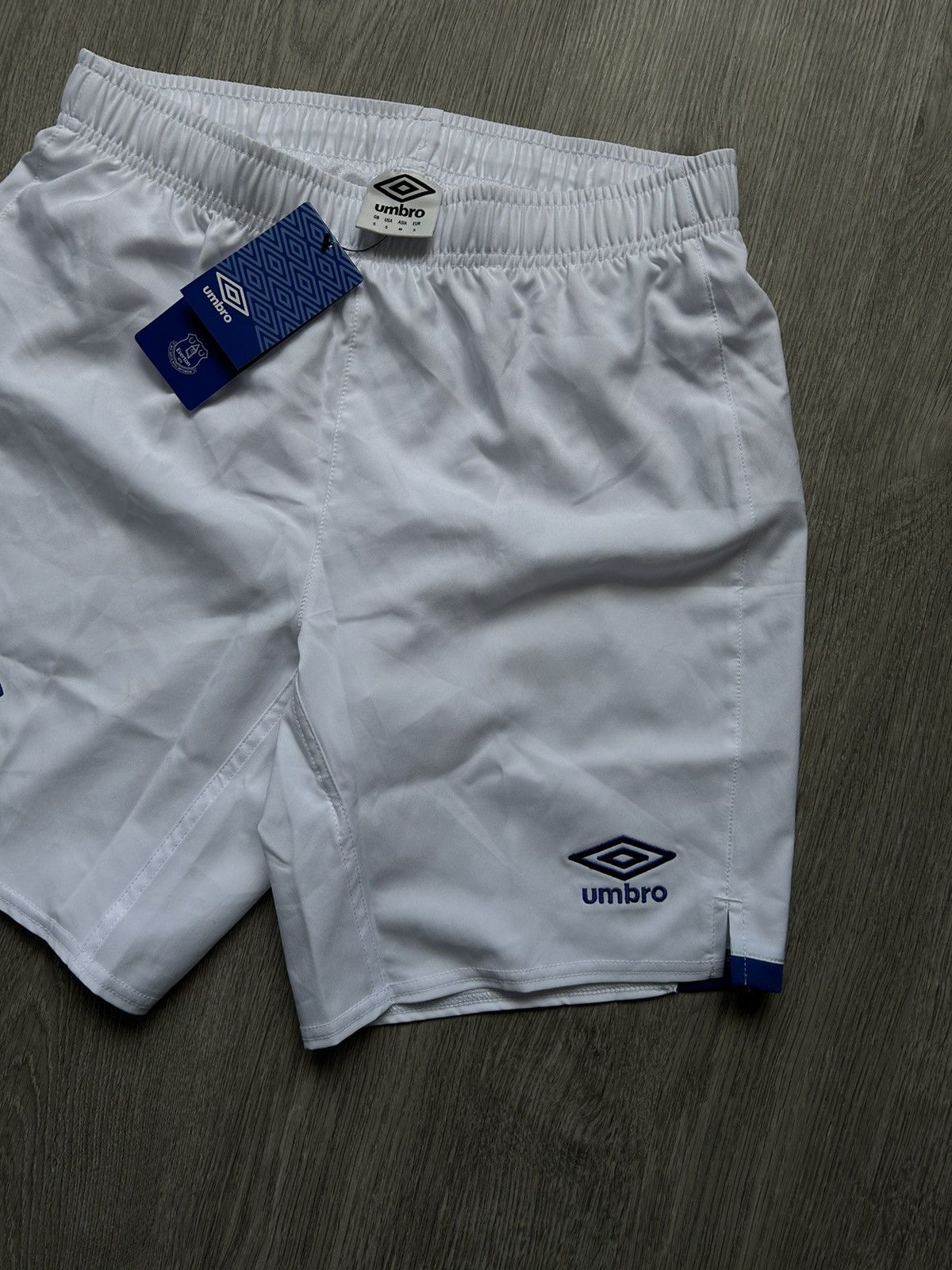 Umbro × Vintage Shorts Umbro x Everton 🔘 Soccer Shorts 🔘 Streetwear 🔘 Size US 30 / EU 46 - 3 Thumbnail