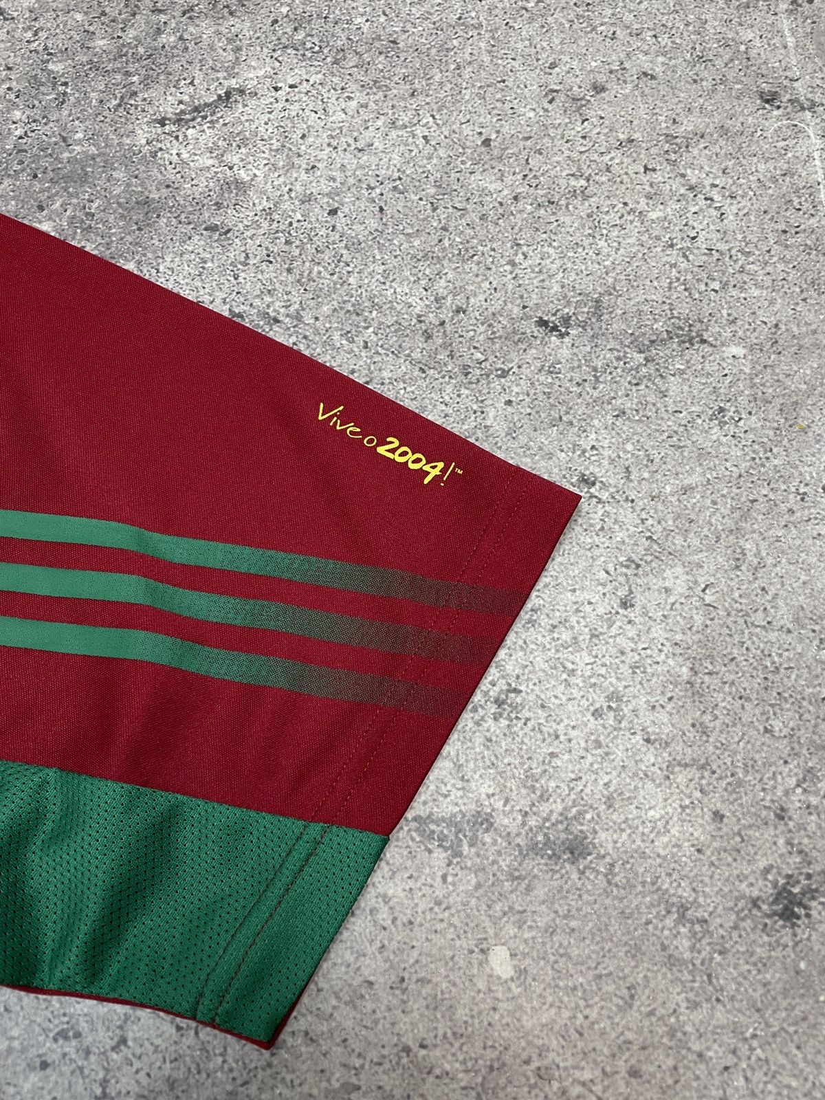 Nike × Vintage Vintage Euro 2004 Adidas Portugal Soccer Jersey Tee Size US L / EU 52-54 / 3 - 6 Thumbnail