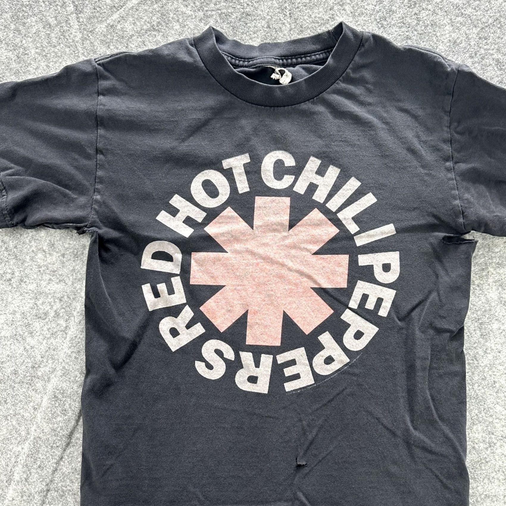 Vintage VINTAGE Red Hot Chili Peppers Shirt Men Small Rock Band Tee Punk 90s RHCP Memeorabilia (AS IS) Size US S / EU 44-46 / 1 - 2 Thumbnail