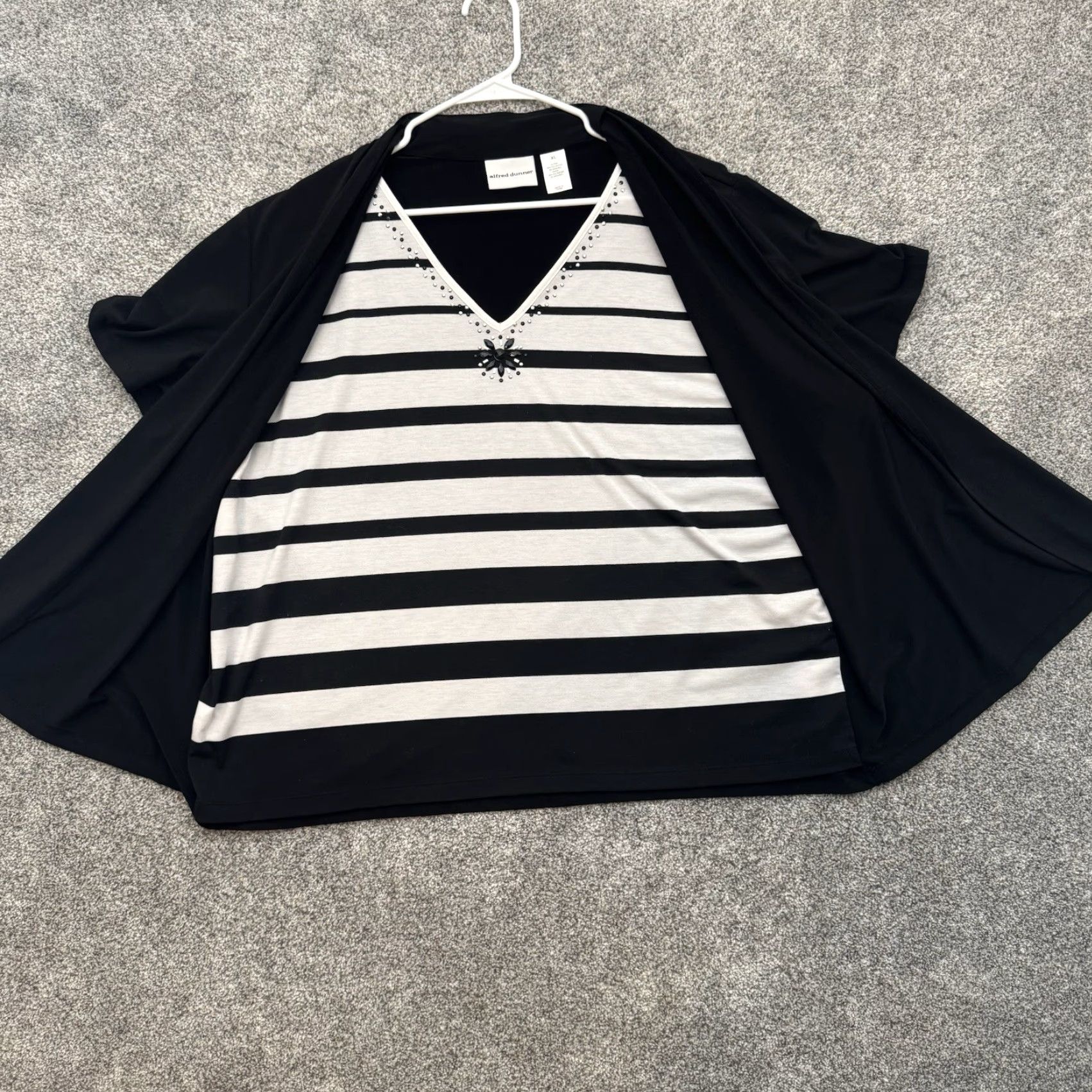 Vintage Alfred Dunner Top XL Office Chic Blouse Women Black Short Sleeve Polyester Spandex Lagenlook Grandmacore Minimalist Art Teacher Size XL / US 12-14 / IT 48-50 - 4 Thumbnail