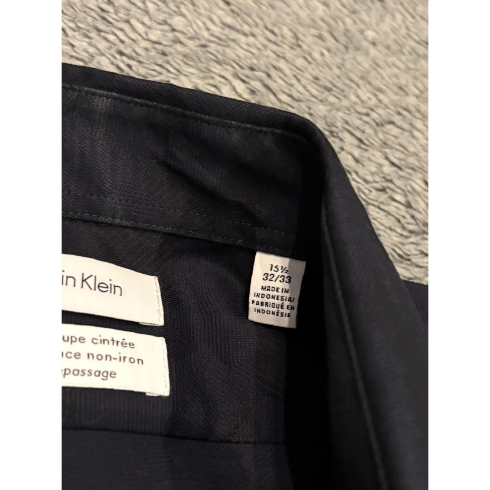 Calvin Klein Calvin Klein Shirt Mens 15.5 32 Slim-Fit Non-Iron Navy Blue Pattern Dress Shirt Long Sleeve Barrel Cuff Mens Regular Size 15.5 Size US L / EU 52-54 / 3 - 3 Thumbnail