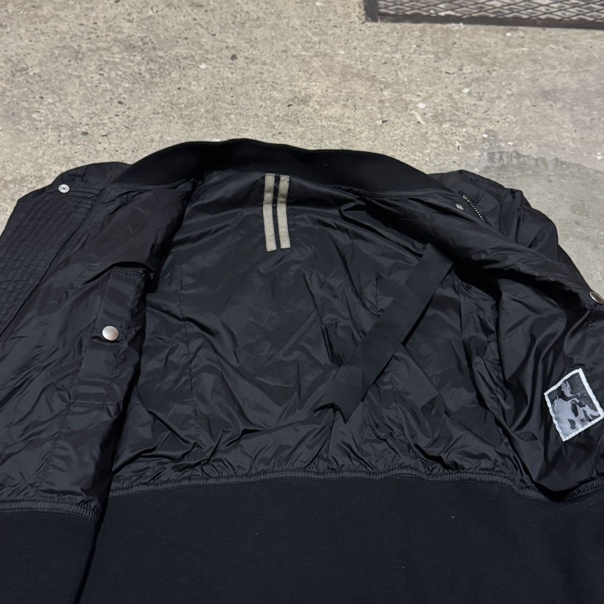 Rick Owens F/W 2022 Rick owens drkshdw padded shoulders bomber jacket Size US S / EU 44-46 / 1 - 2 Thumbnail