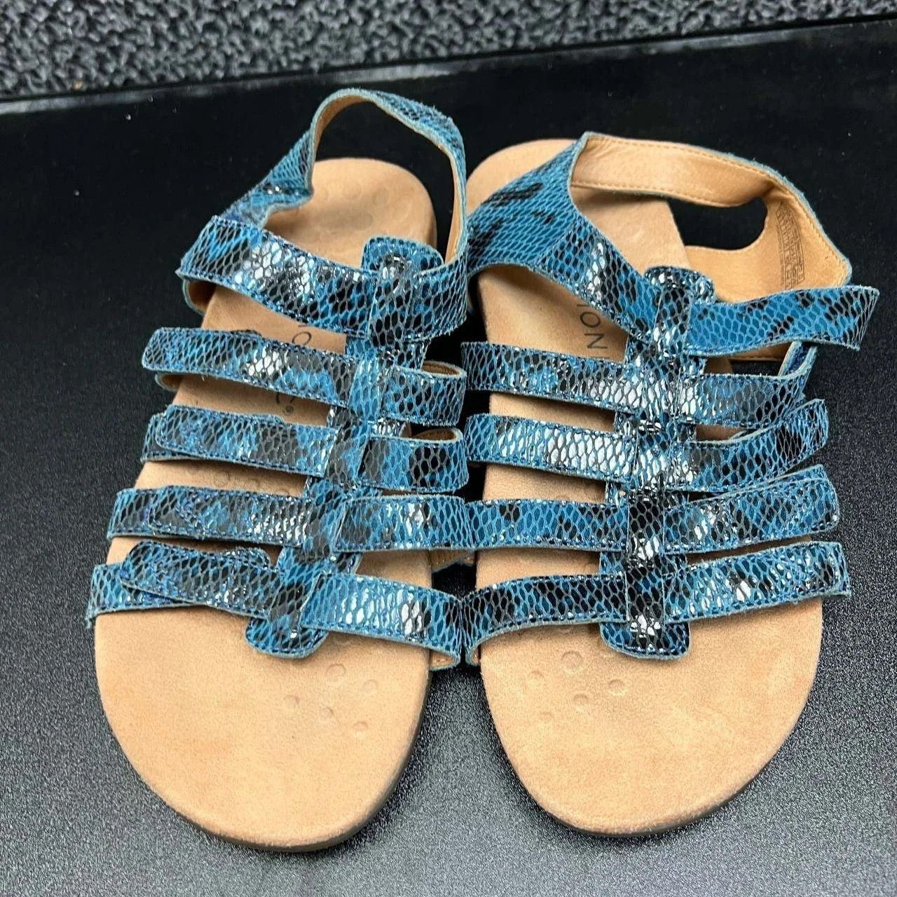 Vionic Vionic Harissa Gladiator Sandals Women 9 Blue Snake Print Size US 9 / IT 39 - 1 Thumbnail