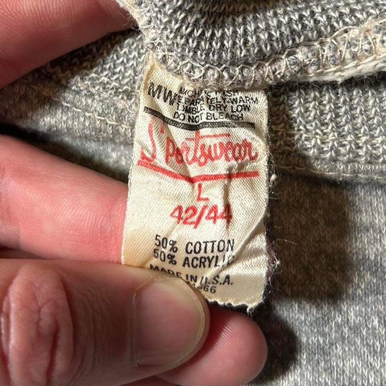 Fruit Of The Loom 80s blank crewneck signs of Size US L / EU 52-54 / 3 - 4 Thumbnail