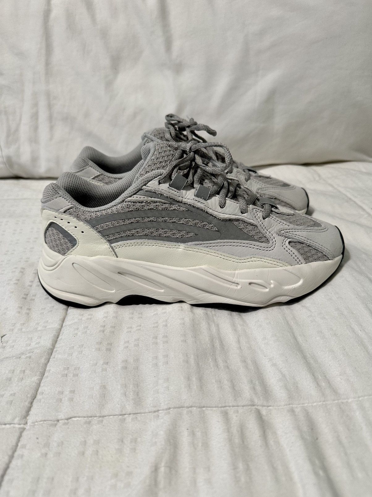 Adidas Yeezy 700v2 Static(2022) size 8 Size US 8 / EU 41 - 9 Thumbnail