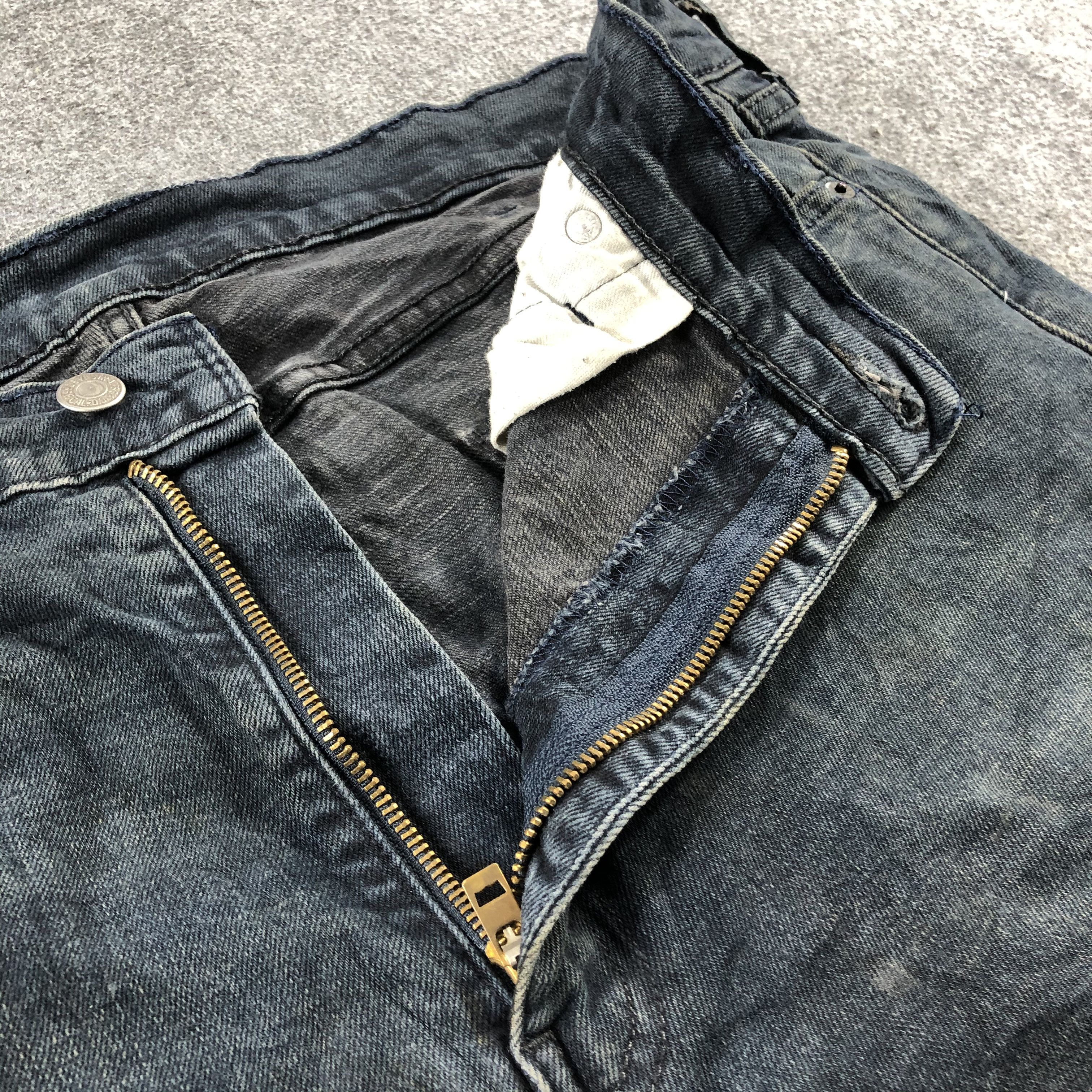 Vintage Faded Black Levis 513 Jeans-J2574