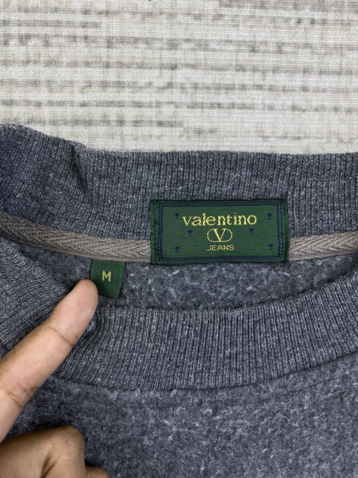 Valentino Vintage Valentino Jeans Embroidery Logo Sweatshirt Size US M / EU 48-50 / 2 - 7 Thumbnail