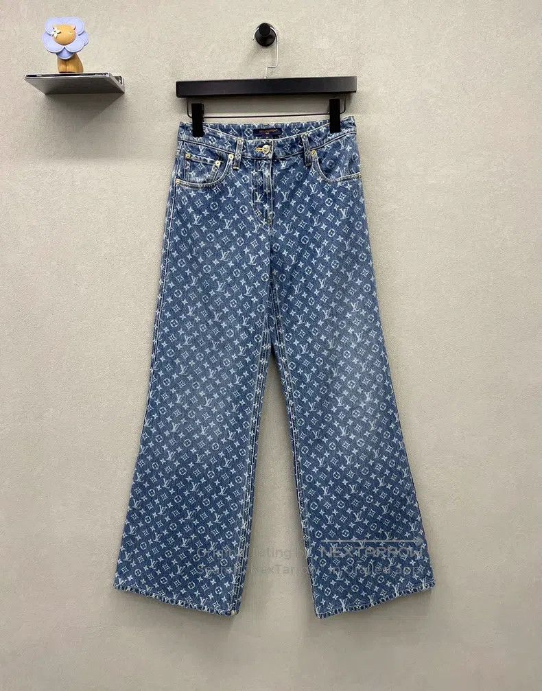 Louis Vuitton Louis Vuitton Blue full logo jeans Size US 34 / EU 50 - 1 Thumbnail