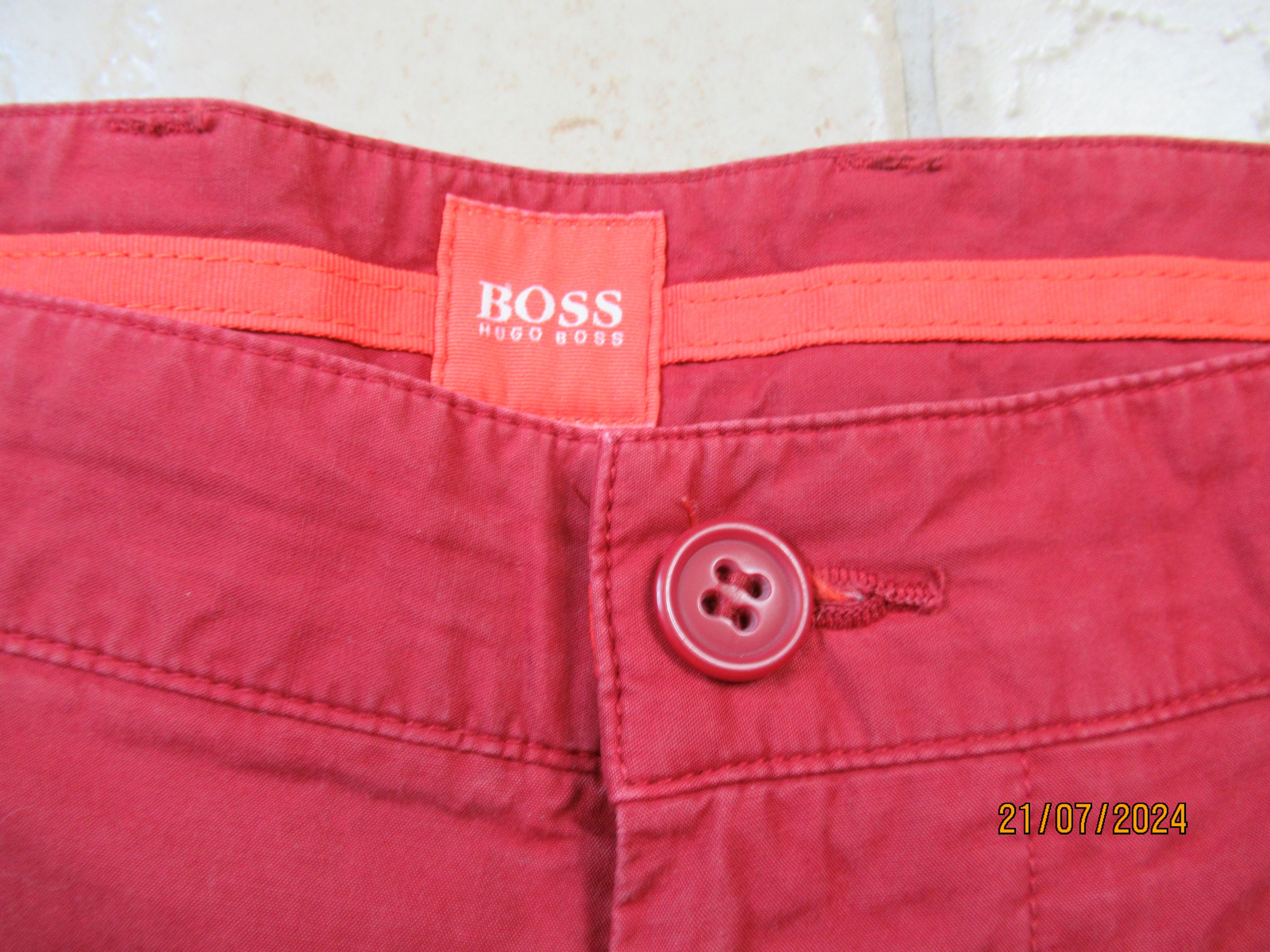 Hugo Boss Hugo Boss Riso red shorts Size US 34 / EU 50 - 4 Thumbnail