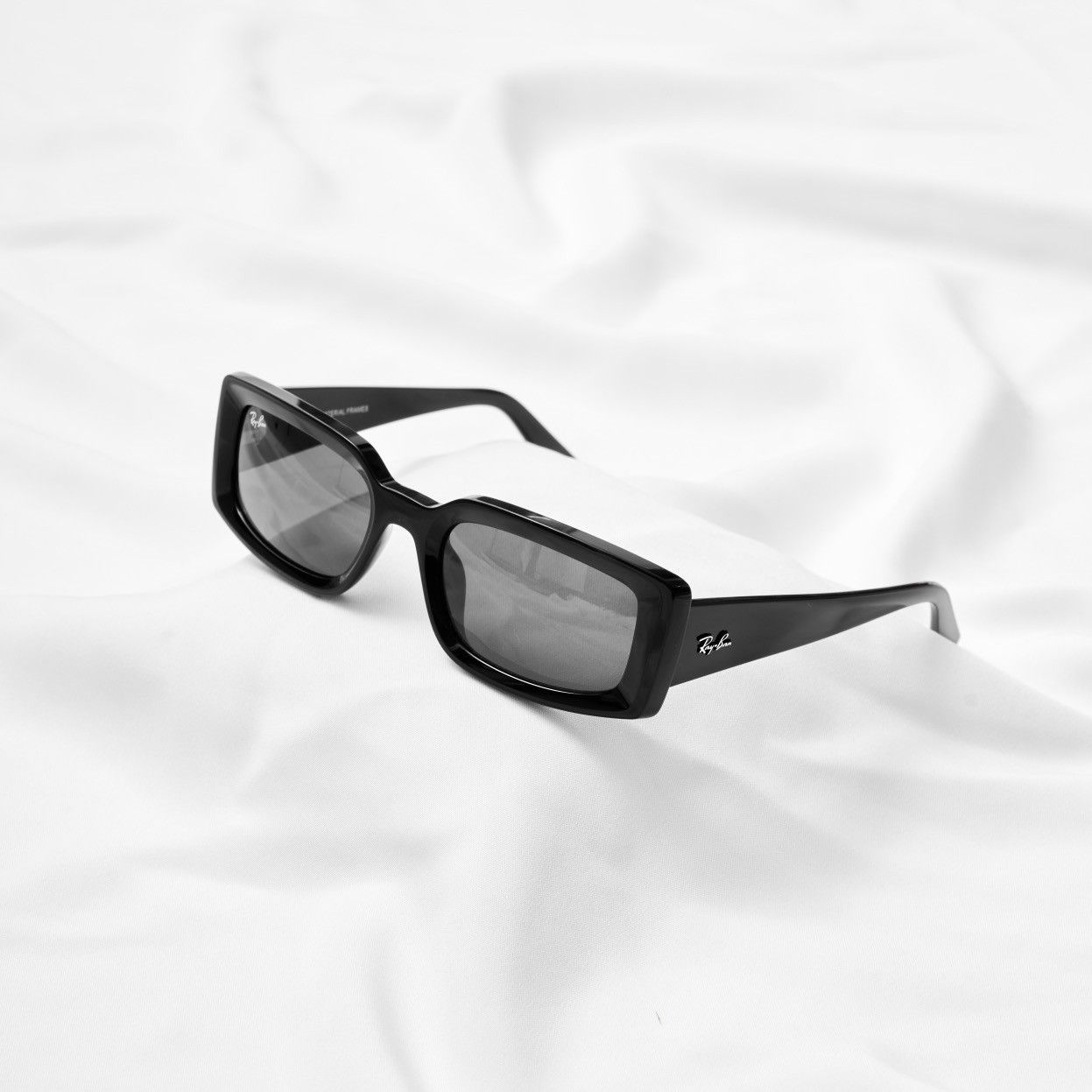 RayBan RAYBAN 0RB4395F 667771 SUNGLASSES Size ONE SIZE - 1 Thumbnail