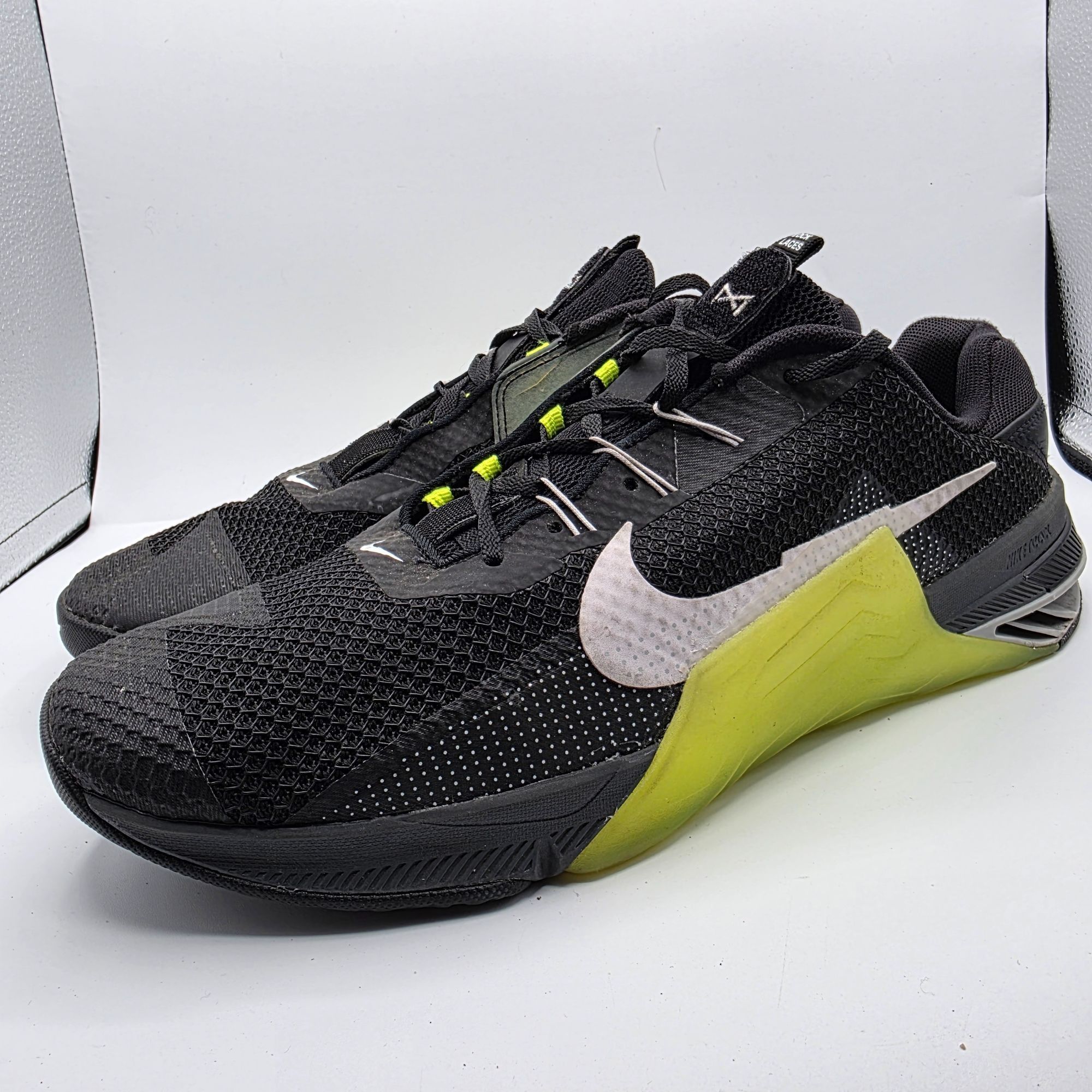 Nike Nike Metcon 7 Black White Volt Iron Gray Mens Size 14 Athlet Size US 14 / EU 47 - 4 Thumbnail