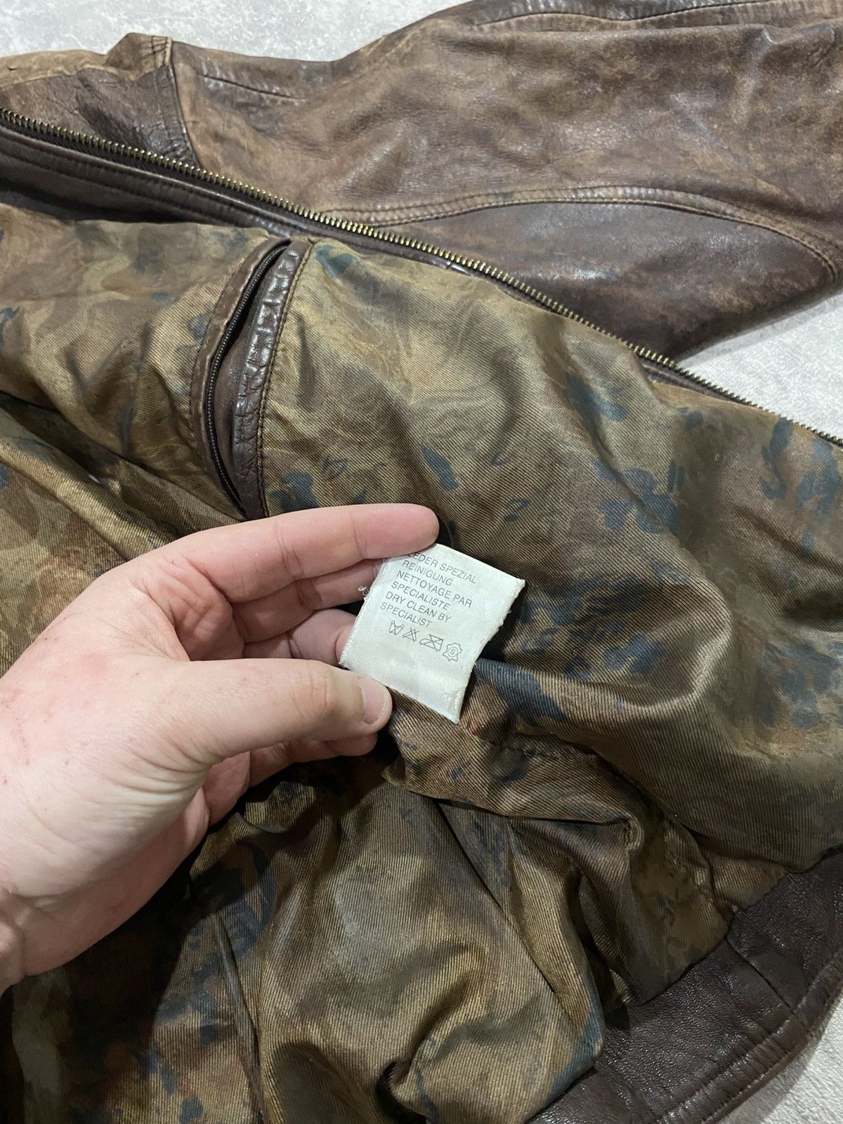 Le Grande Bleu (L.G.B.) Vintage Distressed Leather Jacket LGB If Six Was Nine Style Size M / US 6-8 / IT 42-44 - 16 Thumbnail