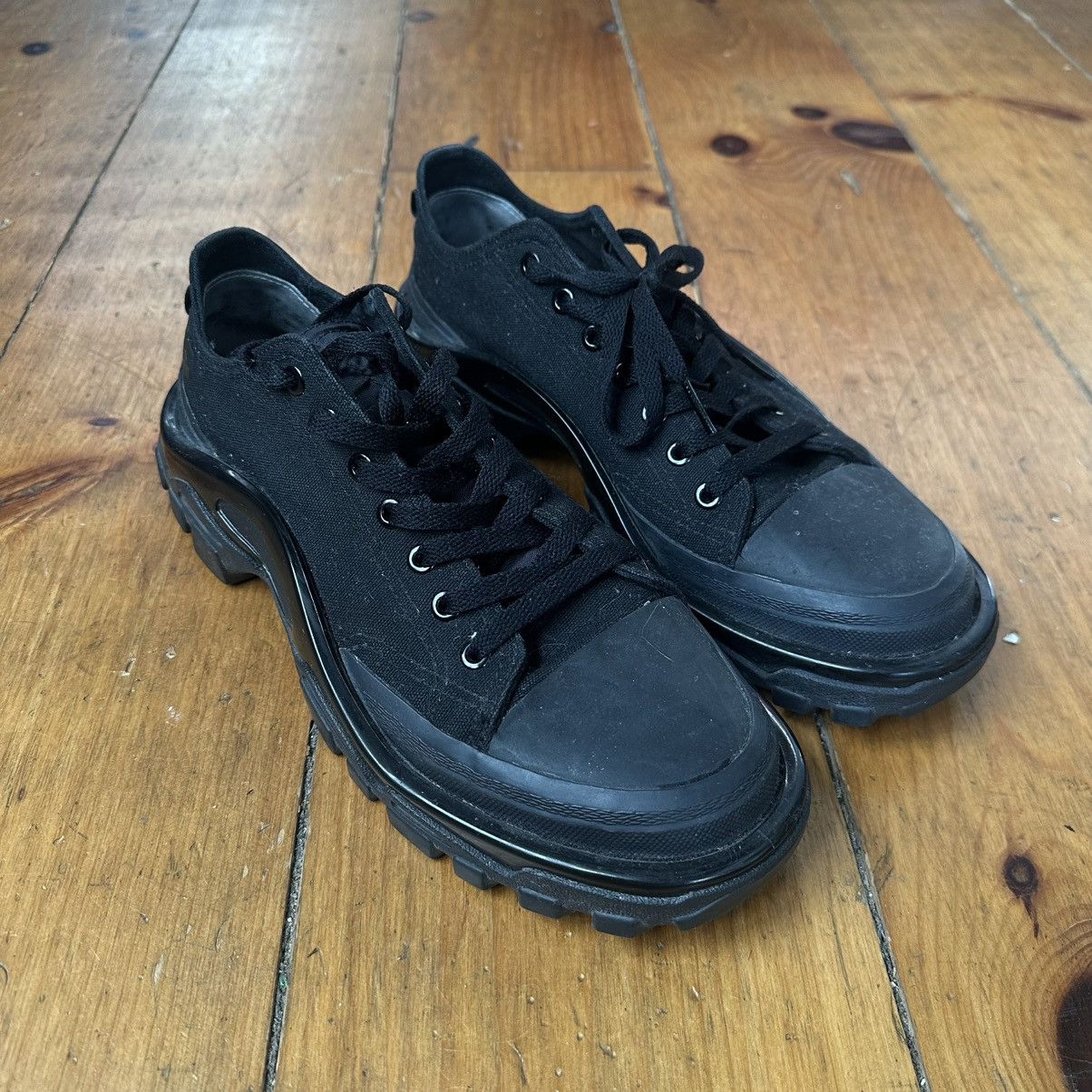 Adidas × Raf Simons Raf Simons Detroit Runner Size US 9.5 / EU 42-43 - 2 Thumbnail