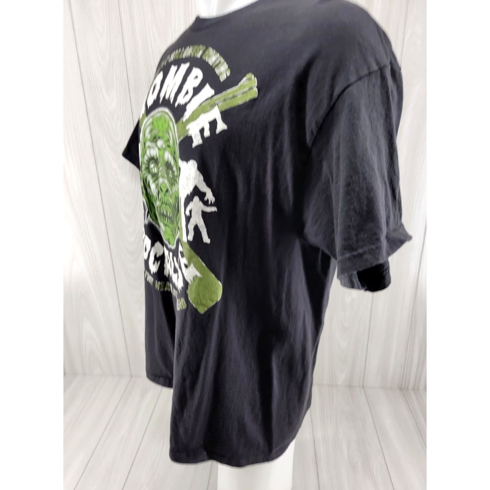 Delta Delta Mens T-Shirt XL Zombie Apocalypse Hunting Halloween Black Green Shirt Adults Regular Short Sleeve Crew Neck Graphic Print Logo Size US XL / EU 56 / 4 - 3 Thumbnail