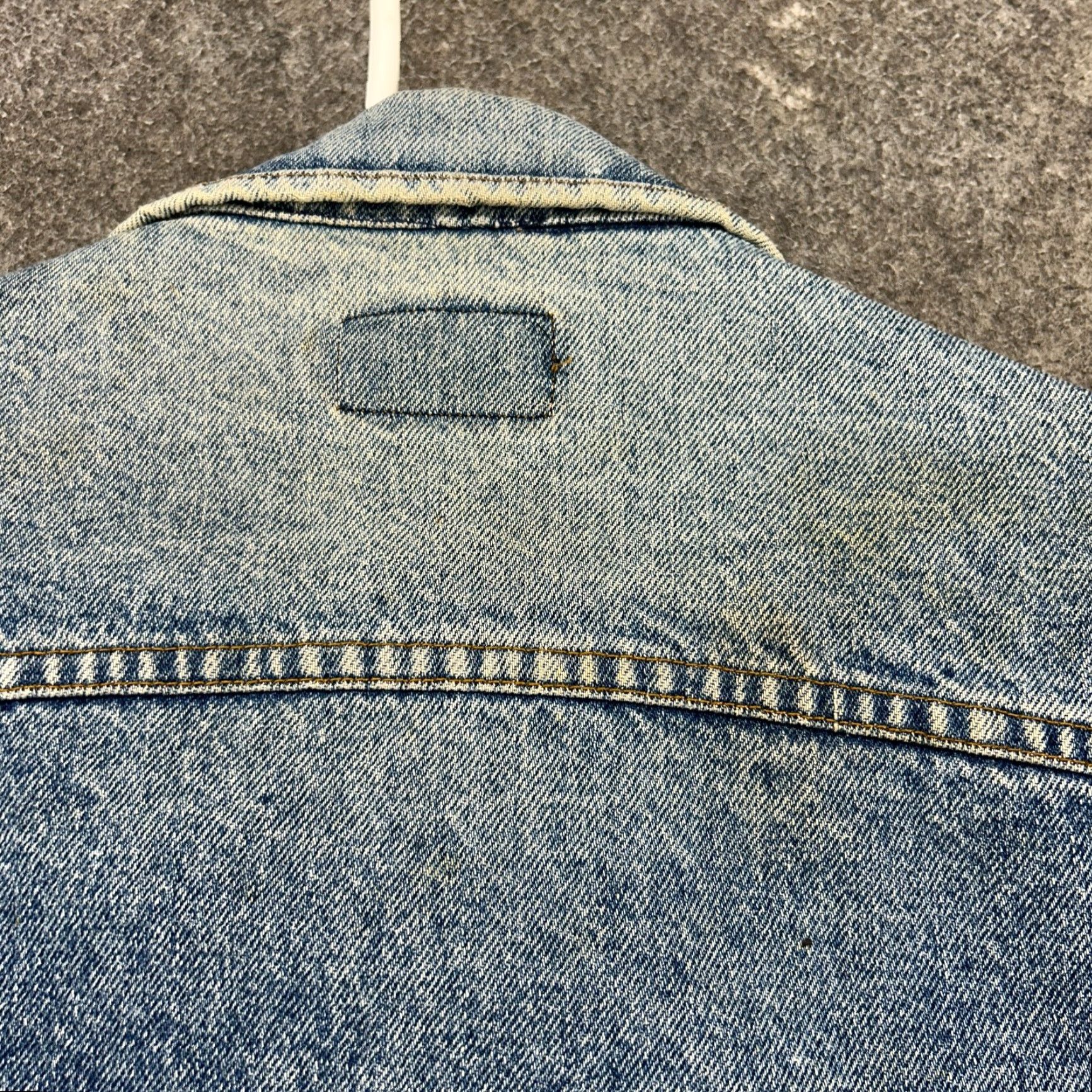 Levi's VINTAGE Levi's Jacket Mens L Blue Trucker Denim Jean Medium Wash Cotton USA 80s Regular Size US 33 - 7 Thumbnail