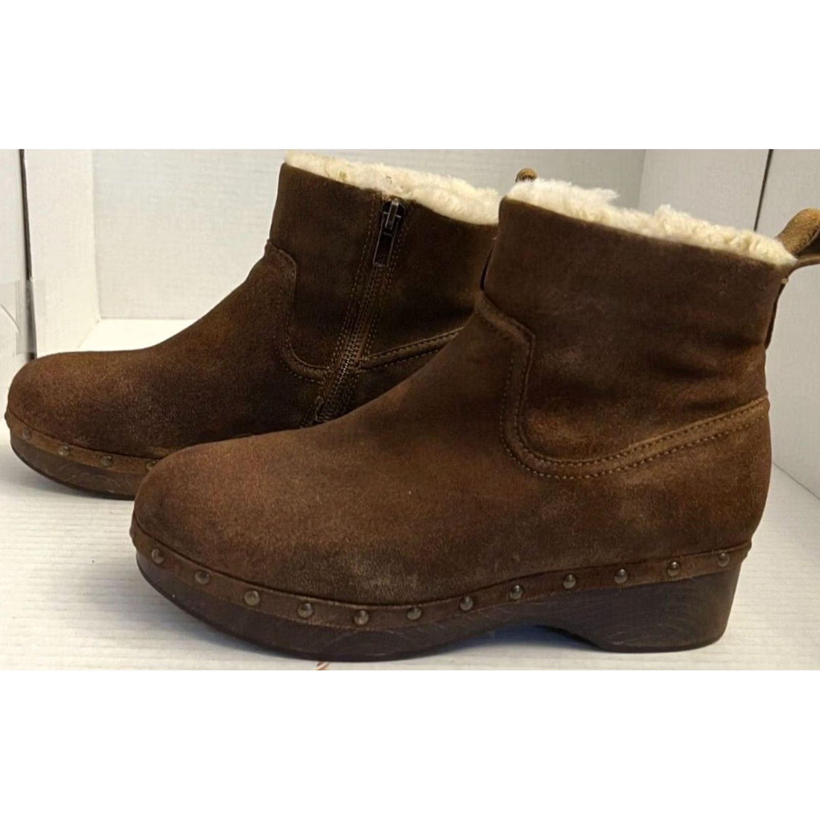 Madewell Madewell Chelsea Boots Women 7 38 Suede Leather Faux Fur Lined Side Zip Pull On Size US 7 / IT 37 - 4 Thumbnail