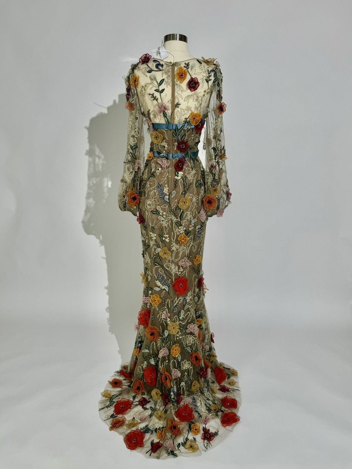 Marchesa Brand New US 8 MARCHESA Embroidered Organza Floral Gown Size M / US 6-8 / IT 42-44 - 5 Thumbnail