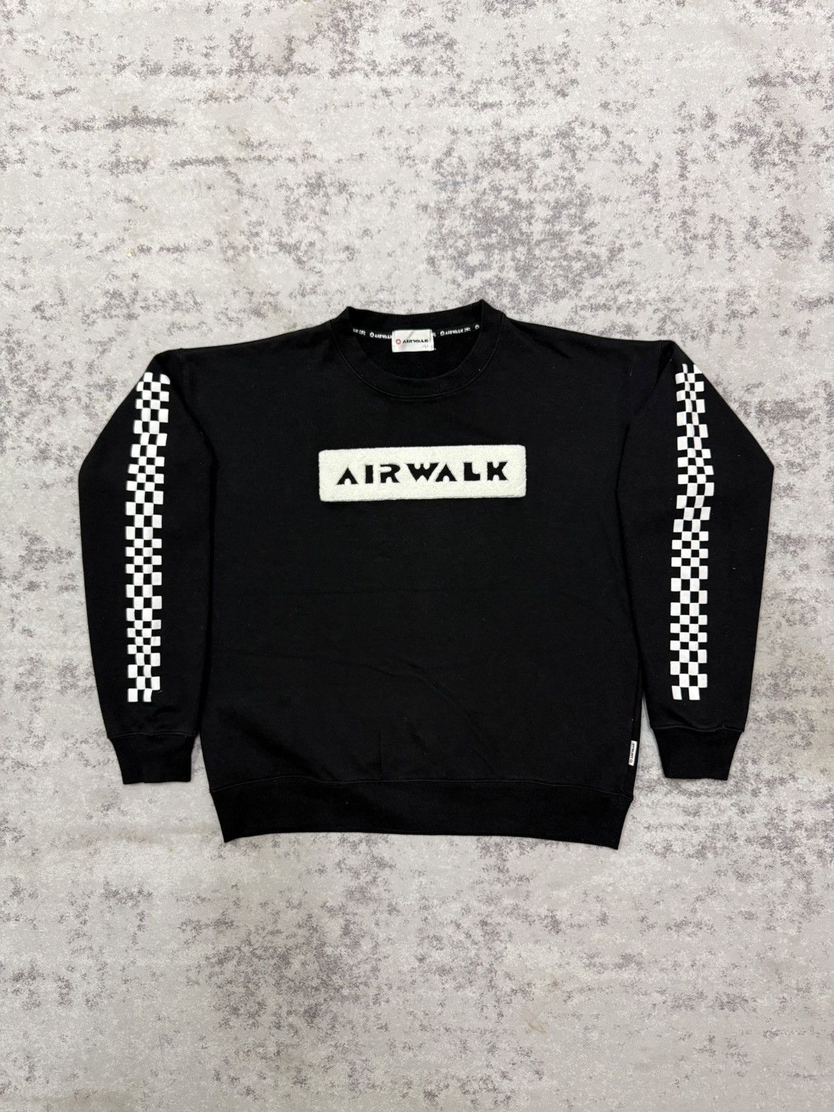 Airwalk Vintage Airwalk Velvet Logo Chekered Sleeve Graphic Sweat Size US M / EU 48-50 / 2 - 3 Thumbnail