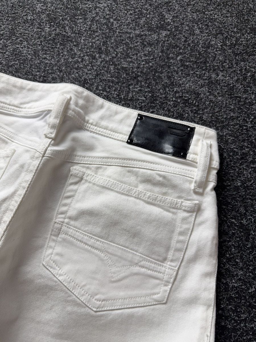 Diesel Luxury 00s Diesel Distressed White Jeans Slim Straight Y2K Size 30" / US 8 / IT 44 - 21 Thumbnail