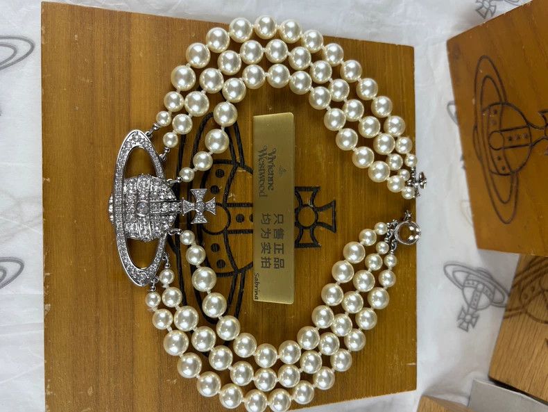 Vivienne Westwood Vivienne Westwood Three-tier pearl necklace Size ONE SIZE - 9 Thumbnail
