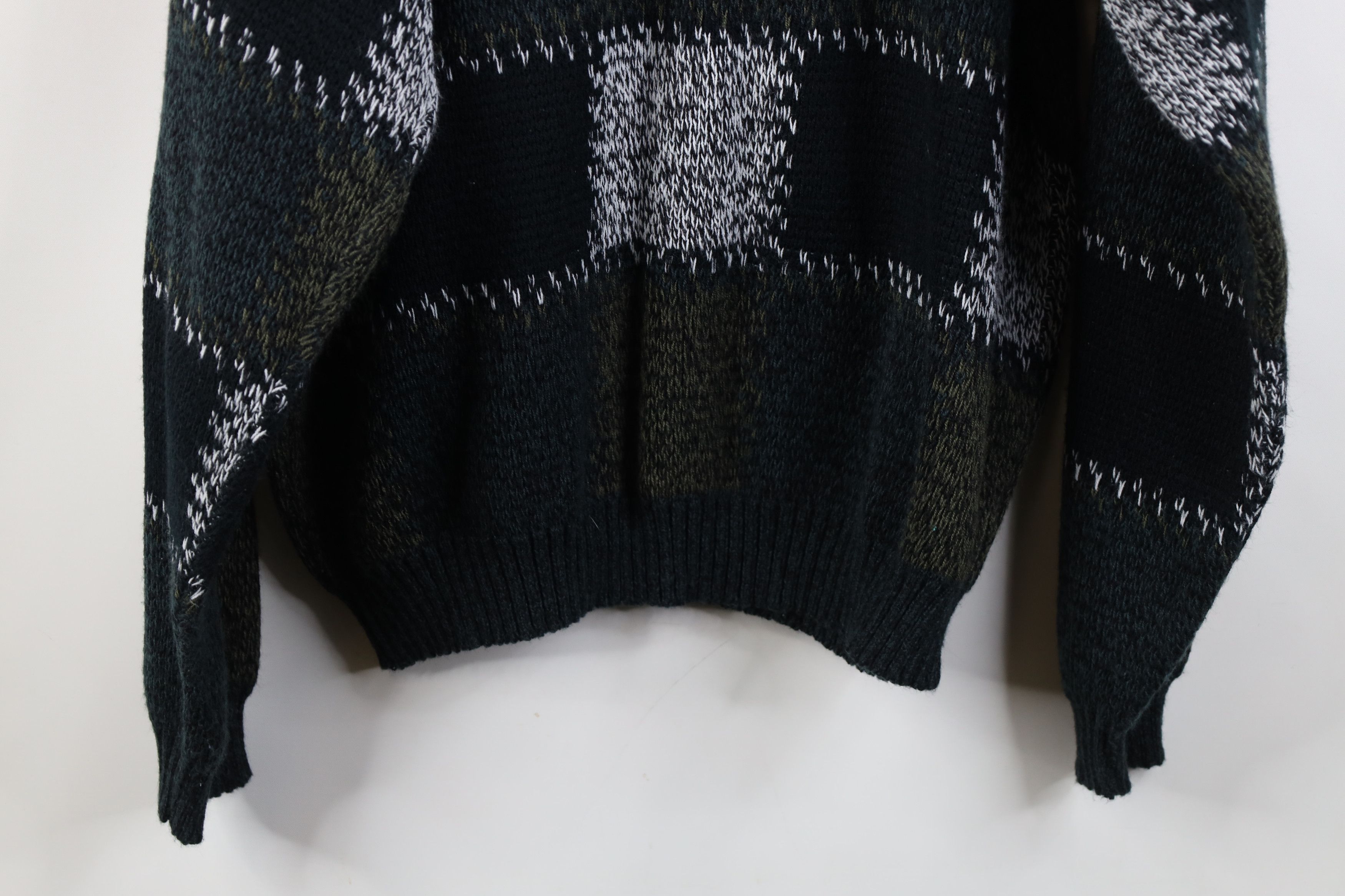 Vintage Vintage 90s Streetwear Checkered Knit Crewneck Sweater Size US L / EU 52-54 / 3 - 8 Thumbnail