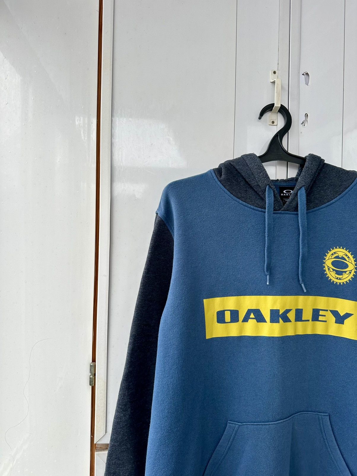 Oakley Vintage Oakley Hoodie Yellow Logo Y2K Size US XL / EU 56 / 4 - 3 Thumbnail
