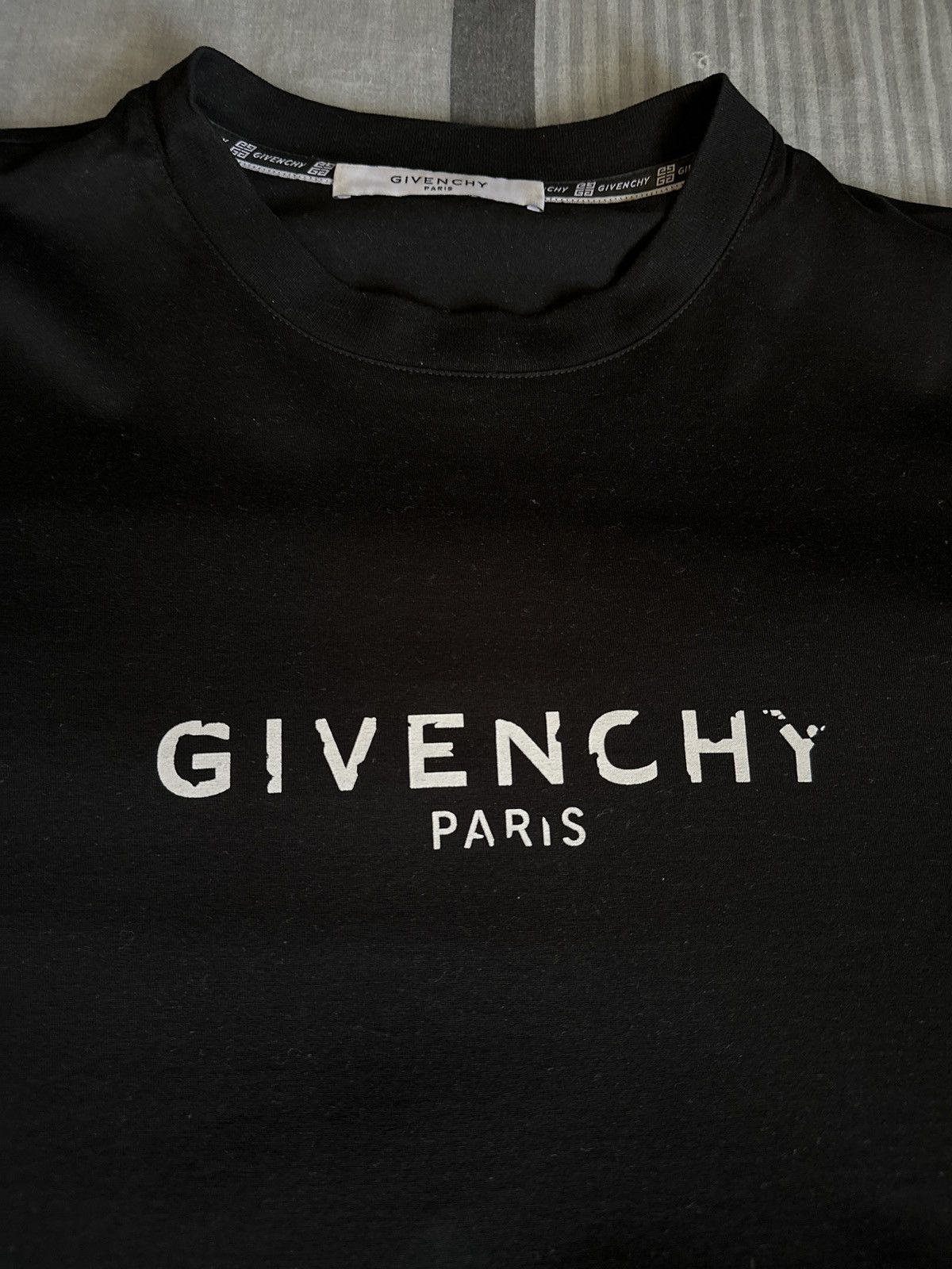 Givenchy Givenchy Vintage Logo T-Shirt Size US S / EU 44-46 / 1 - 2 Thumbnail